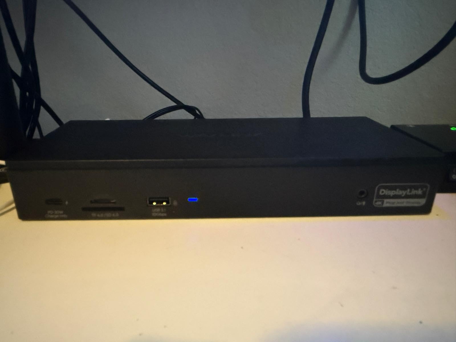 WAVLINK DisplayLink Laptop Docking Station - Quad Monitor 5K/4K@60Hz, 100W Charging - Thunderbolt 4/3, USB-C/A - M1-M5 Mac/Windows/Chrome/Ubuntu - 4 HDMI, 4 DP, 180W Power, SD 4.0 CR, 2.5Gbps LAN customer photo 1