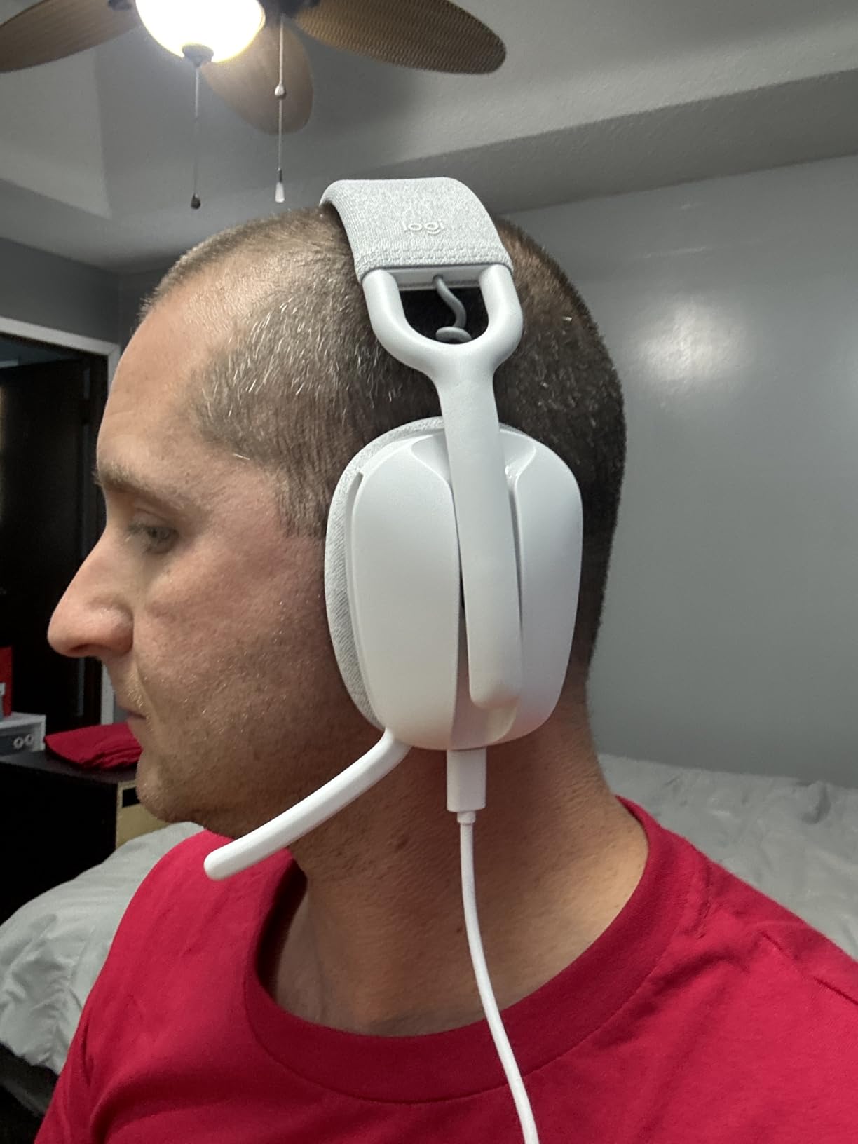 Logitech Zone Vibe 100 Lightweight Wireless Over Ear Headphones with Noise Canceling Microphone, Advanced Multipoint Bluetooth Headset, Works with Teams, Google Meet, Zoom, Mac/PC - Graphite customer photo 1