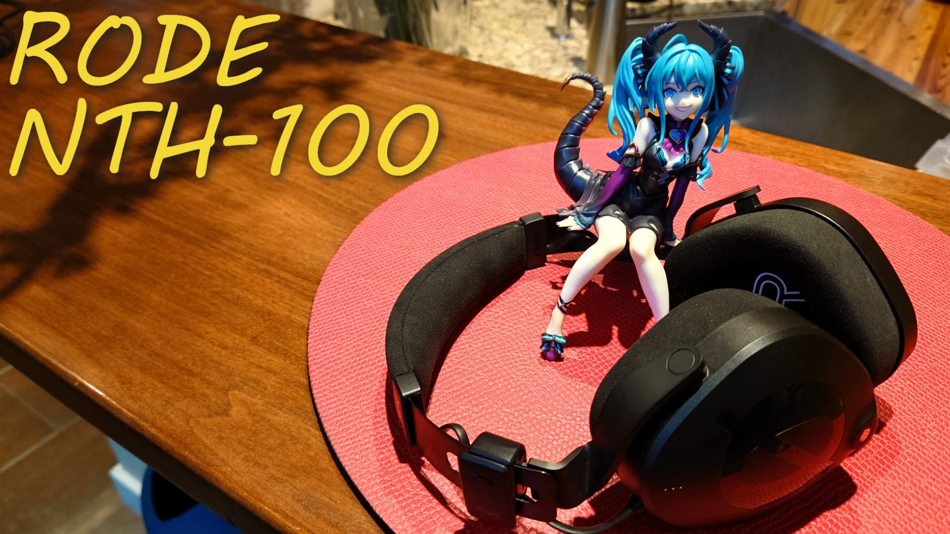 RØDE NTH-100 Professional Over-ear Headphones For Content Creation, Music Production, Mixing and Audio Editing, Podcasting, Location Recording,Black customer photo 1