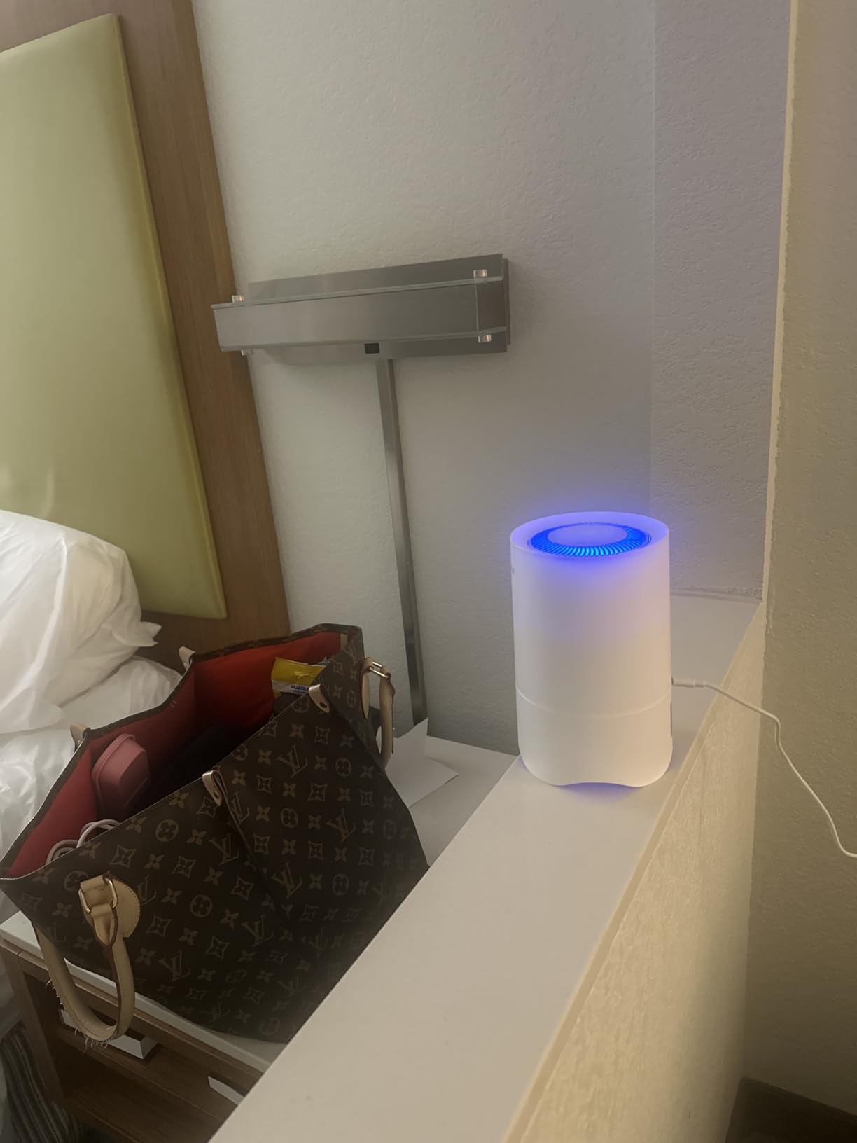 Rosekm Small Air Purifier for Home Bedroom, Personal Desk Mini Air Purifier, Room Hepa Air Purifier Fresheners Cleaner for Dorm, Pets, Smoke, Desktop, Office (White) customer photo 2