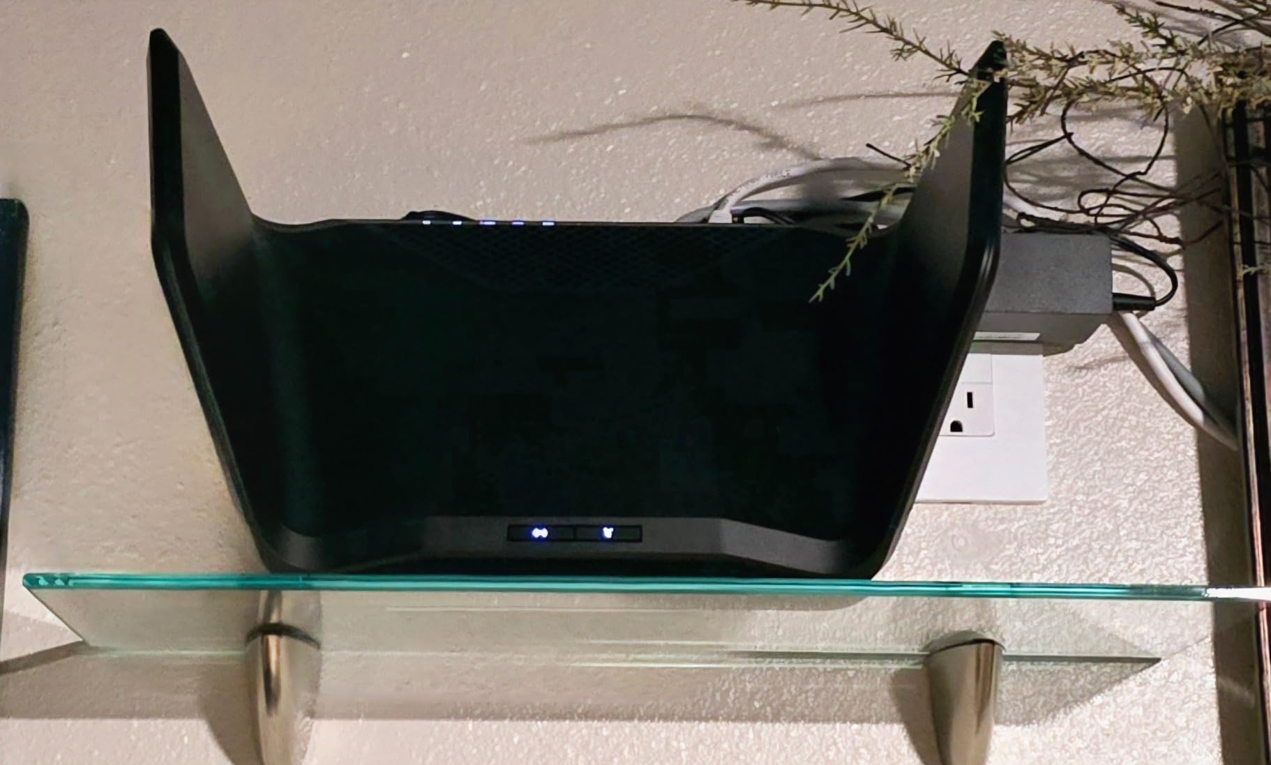 NETGEAR Nighthawk Tri-Band WiFi 6E Router (RAXE300) - AXE7800 Wireless Gigabit Speed (Up to 7.8Gbps), New 6GHz Band, 8-Streams Cover up to 2,500 sq. ft., 40+ Devices customer photo 2