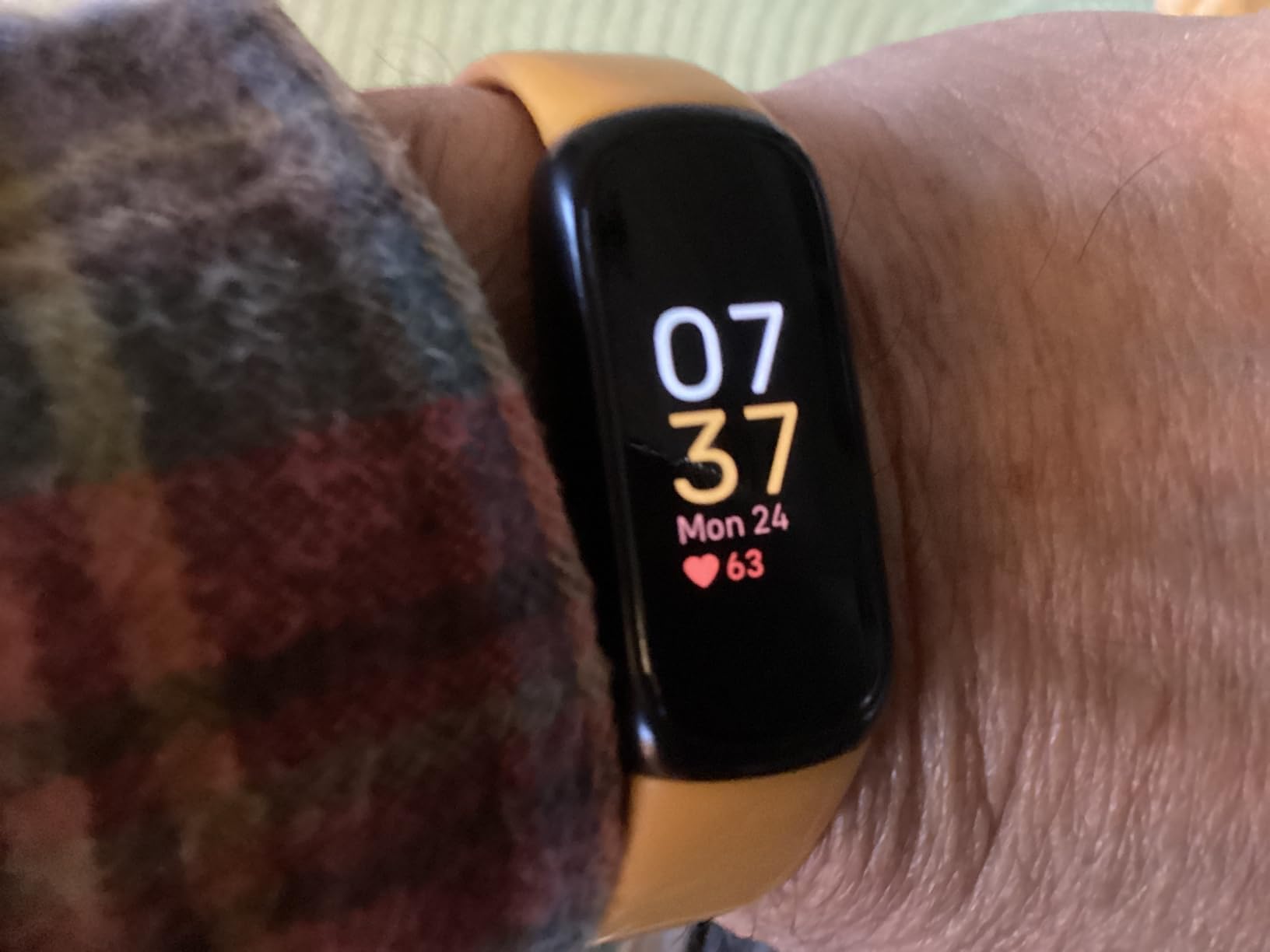 Fitbit Inspire 3 Health & Fitness Tracker with Stress Management, Workout Intensity, Sleep Tracking, 24/7 Heart Rate customer photo 1