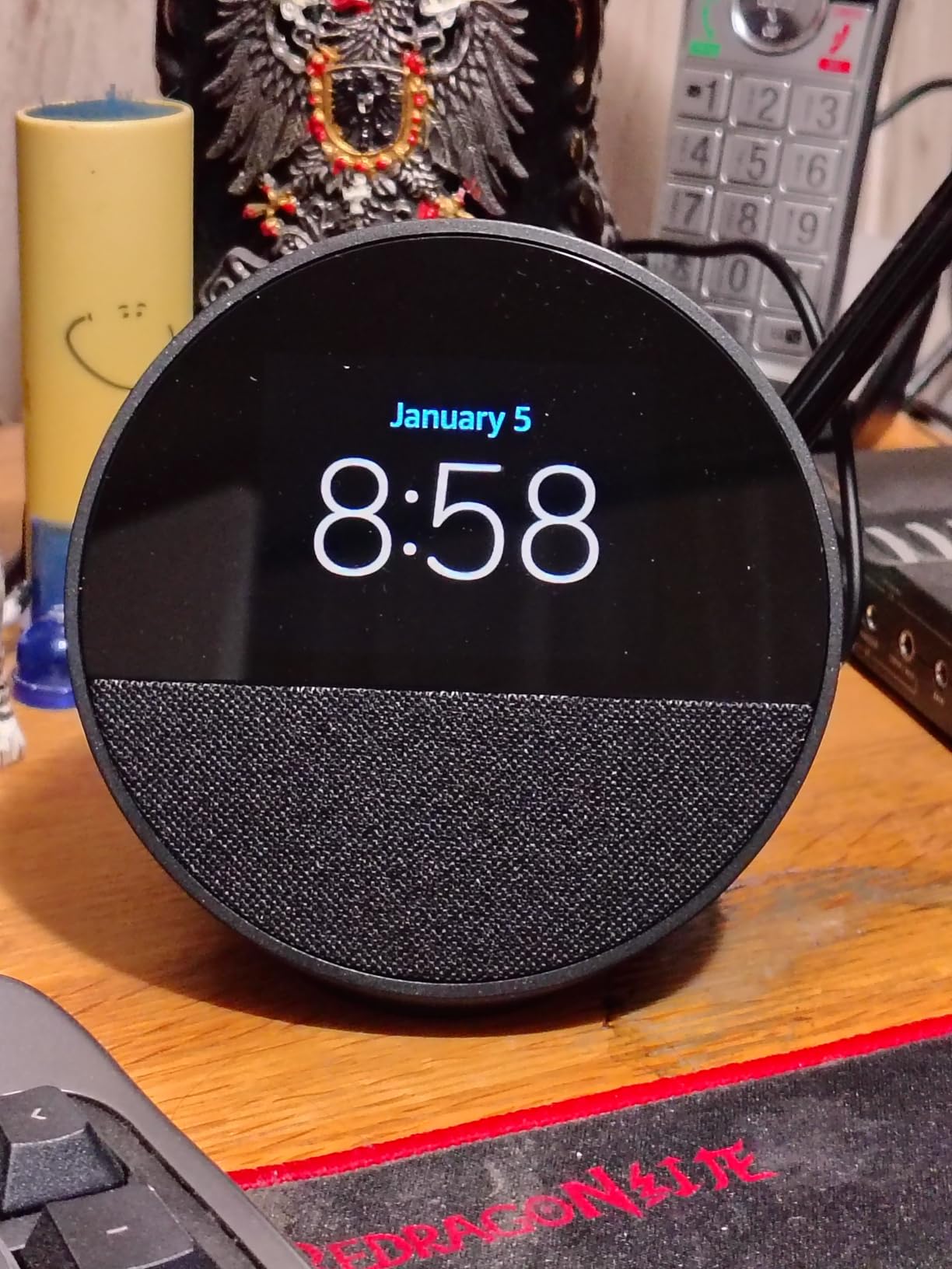 Amazon Echo Spot (newest model), Great for nightstands, offices and kitchens, Smart alarm clock, Designed for Alexa+, Black customer photo 2