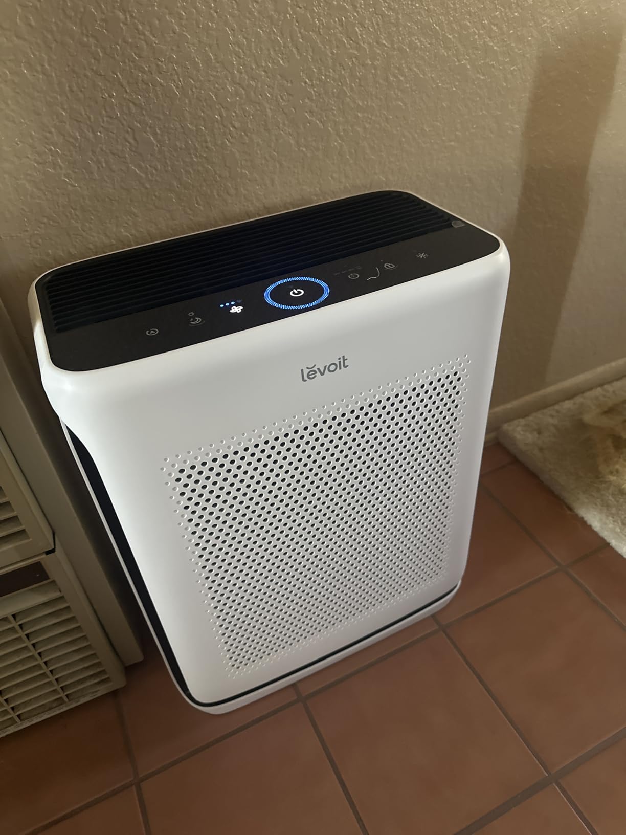 LEVOIT Air Purifiers for Home Large Room Up to 1875 Ft² with Washable Pre-Filter, AHAM VERIFIDE, Air Quality Monitor, HEPA Sleep Mode for Allergies, Pet Hair in Bedroom, Vital 200S-P, White customer photo 2