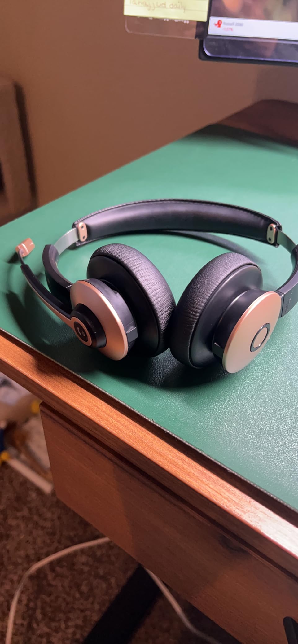 Earbay Wireless Headset, Bluetooth Headsets with Microphone Noise Cancelling, On Ear Headphones with Mic Mute, Handsfree PC Headsets for Zoom/Ms Teams/Skype/Dual Connect/Laptop/iPhone/Tablet customer photo 2