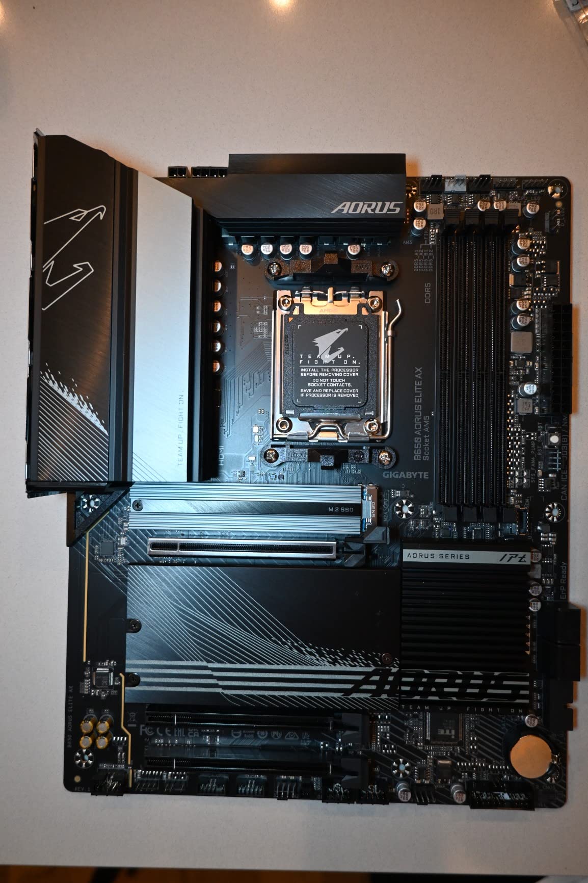 B650 AORUS Elite AX AMD AM5 ATX Motherboard, Support Ryzen 9000/8000/7000 Series, DDR5, 14+2+1 Power Phase, PCIe 5.0 M.2, USB-C 3.2 Gen 2, WIFI6E, 2.5GbE, EZ-Latch, Q-Flash, RGB Fusion customer photo 1