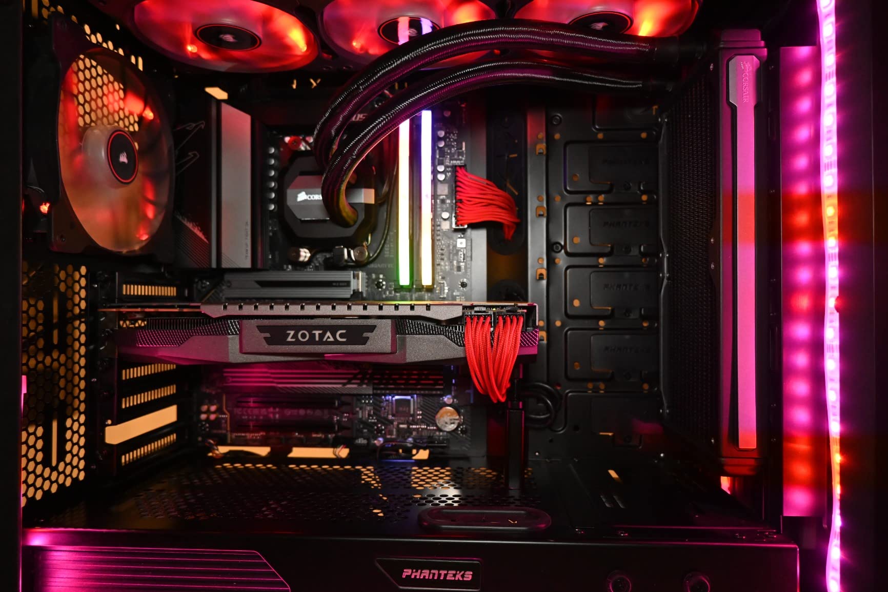 B650 AORUS Elite AX AMD AM5 ATX Motherboard, Support Ryzen 9000/8000/7000 Series, DDR5, 14+2+1 Power Phase, PCIe 5.0 M.2, USB-C 3.2 Gen 2, WIFI6E, 2.5GbE, EZ-Latch, Q-Flash, RGB Fusion customer photo 2