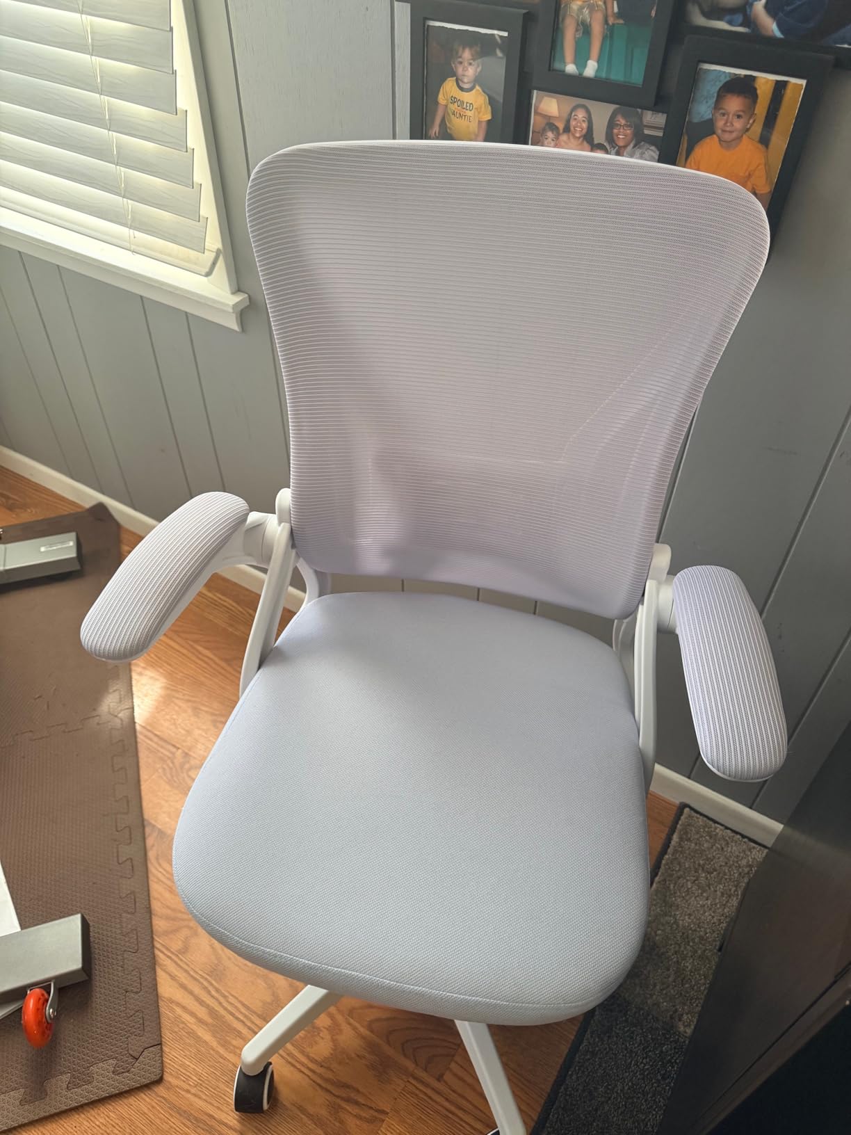 naspaluro Ergonomic Office Chair, Mid Back Desk Chairs with Adjustable Height, Swivel Chair with Flip-Up Arms and Lumbar Support, Breathable Mesh Computer Chair for Home/Study/Working, Dark Black customer photo 2