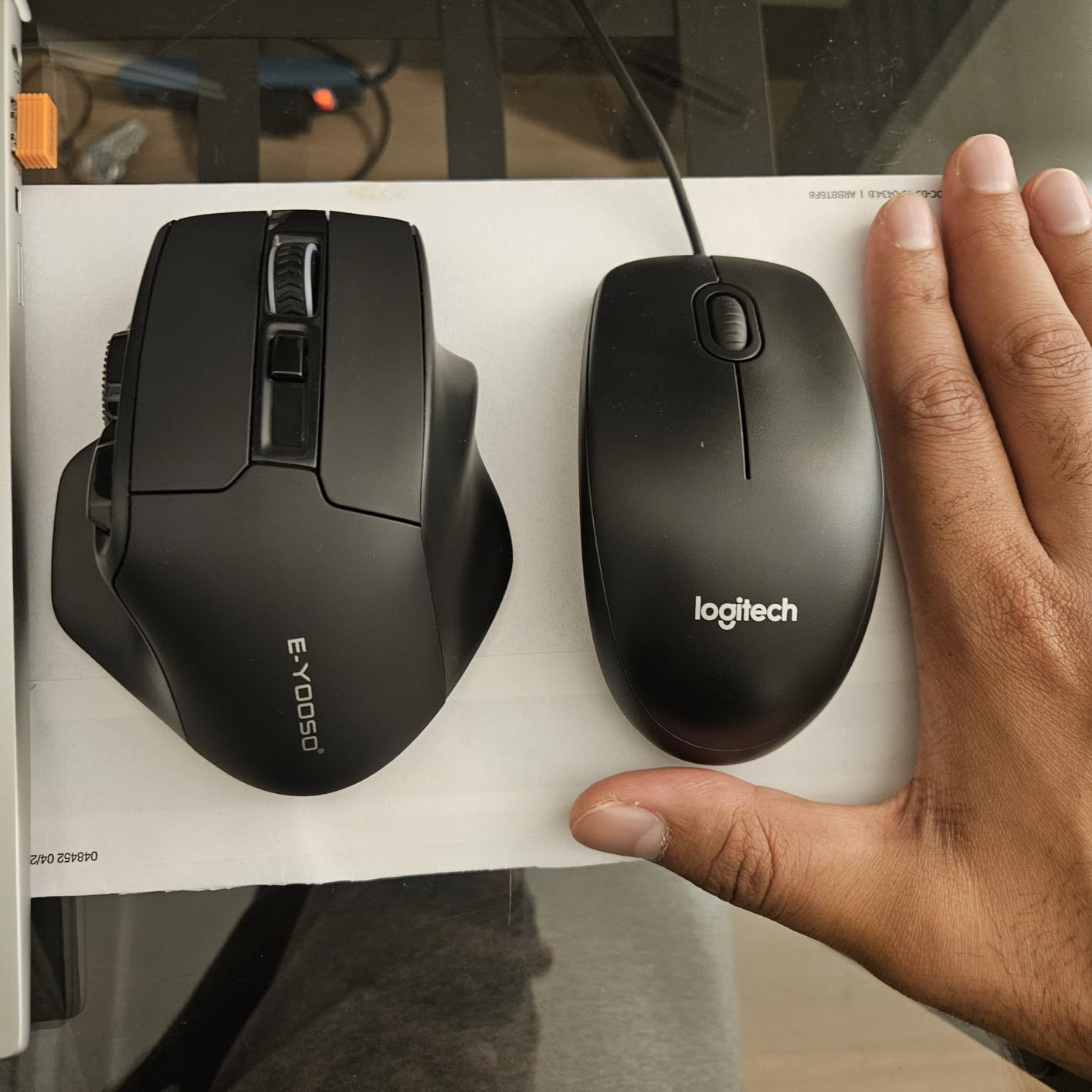 E-YOOSO Large Wireless Mouse for Big Hands, X-31 Cordless Ergo Computer Mouse, 6 Buttons, 5-Level 4800 DPI, 18 Months Battery Life, for Laptop, PC, Chromebook (Black) customer photo 1