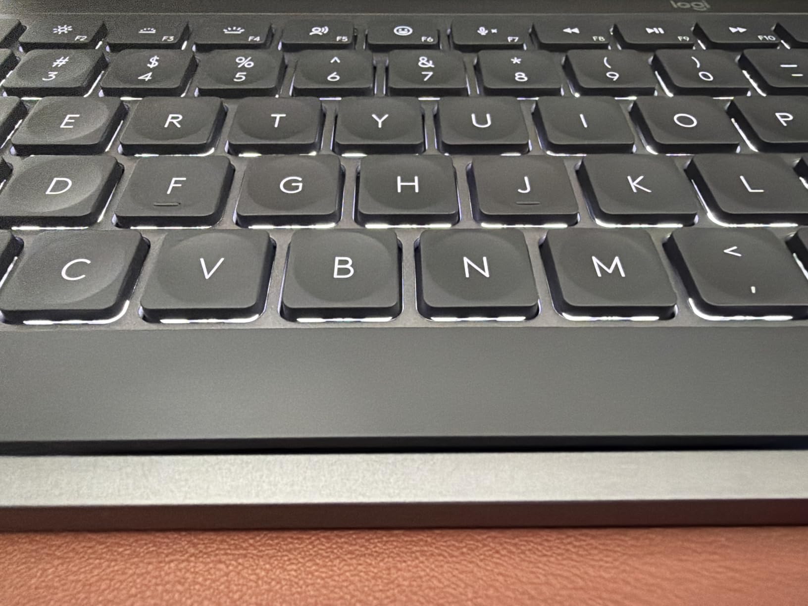 Logitech MX Keys S Wireless Keyboard, Low Profile, Fluid Precise Quiet Typing, Programmable Keys, Backlighting, Bluetooth, USB C Rechargeable, for Windows PC, Linux, Chrome, Mac - Graphite customer photo 2