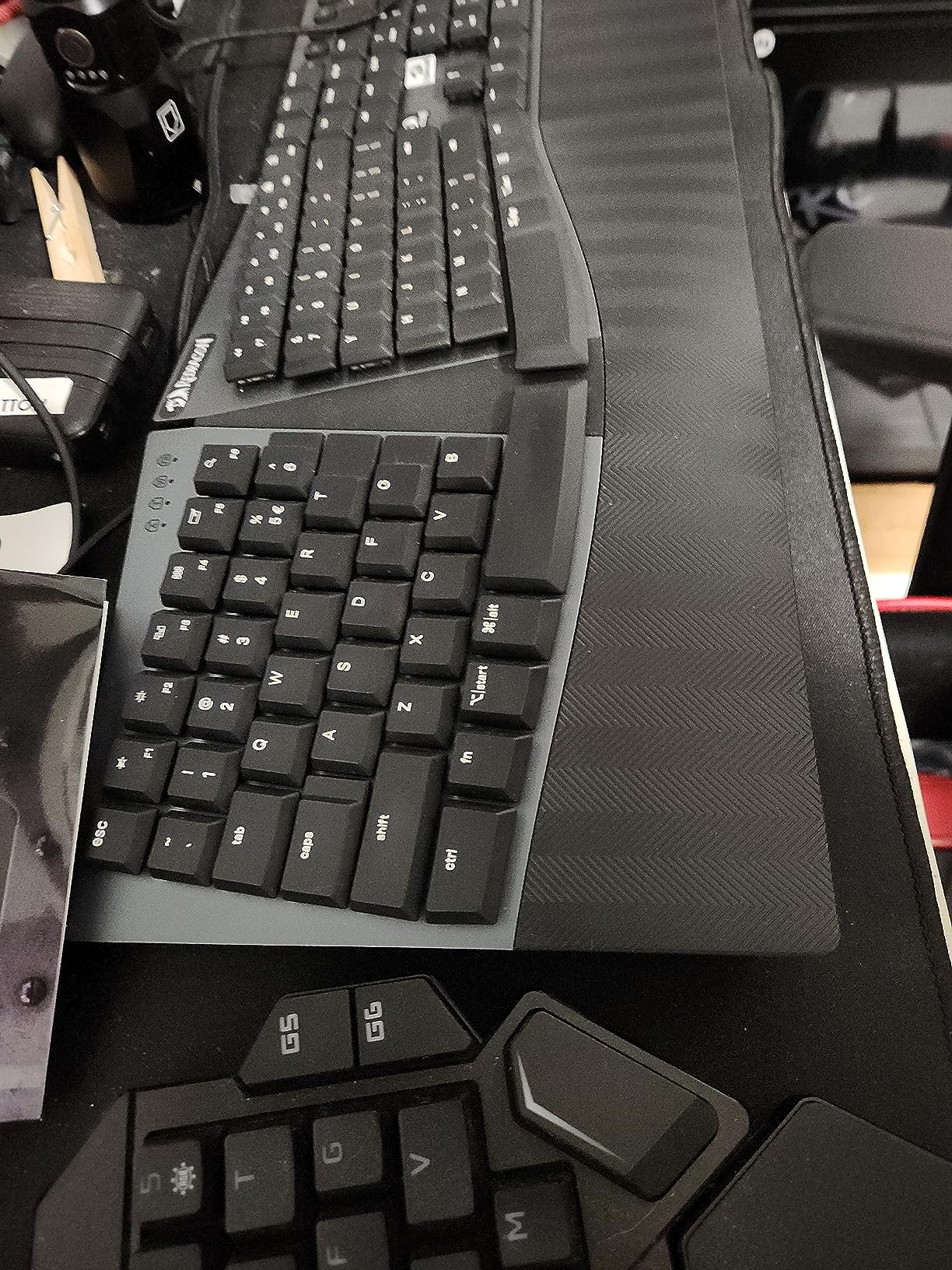 Perixx PERIBOARD-535BL Wired Ergonomic Mechanical Full-Size Keyboard - Low-Profile Blue Clicky Switches Programmable Feature with Macro Keys Compatible Windows and Mac OS X US English, Black customer photo 2