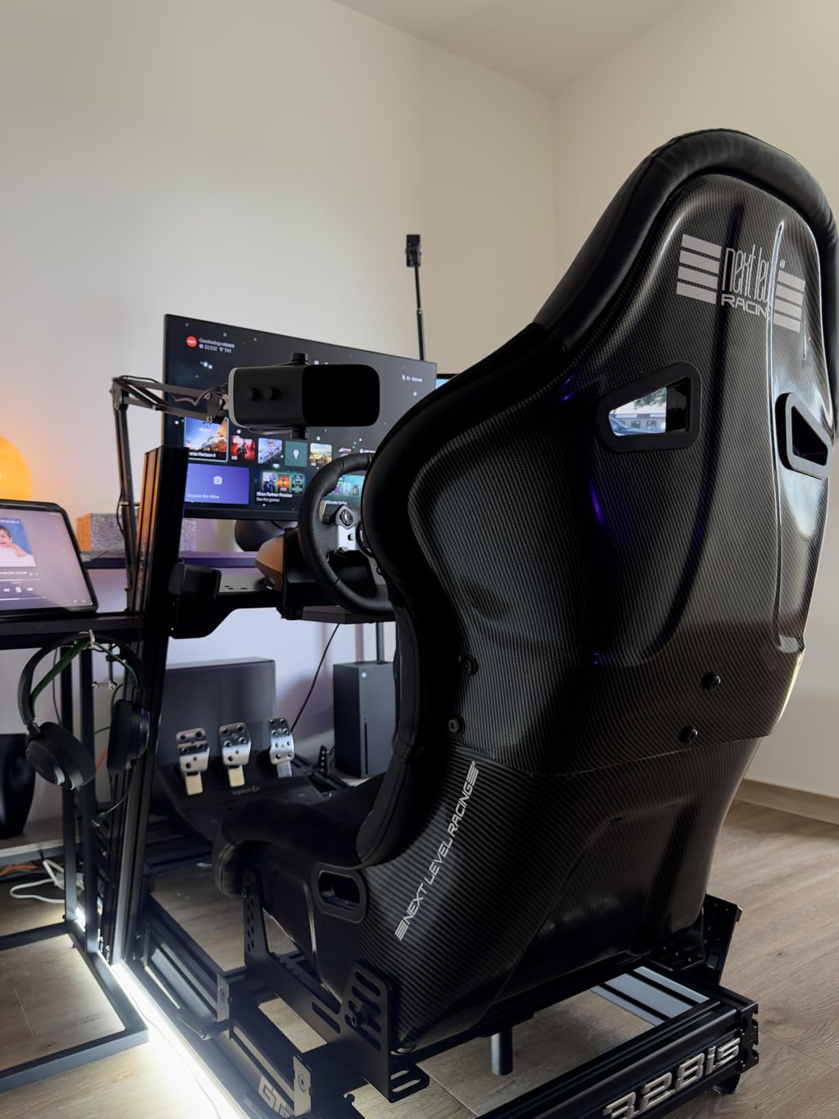 FIFINE USB/XLR Dynamic Microphone for Podcast Recording, PC Computer Gaming Streaming Mic with RGB Light, Mute Button, Headphones Jack, Desktop Stand, Vocal Mic for Singing YouTube-AmpliGame AM8 customer photo 1