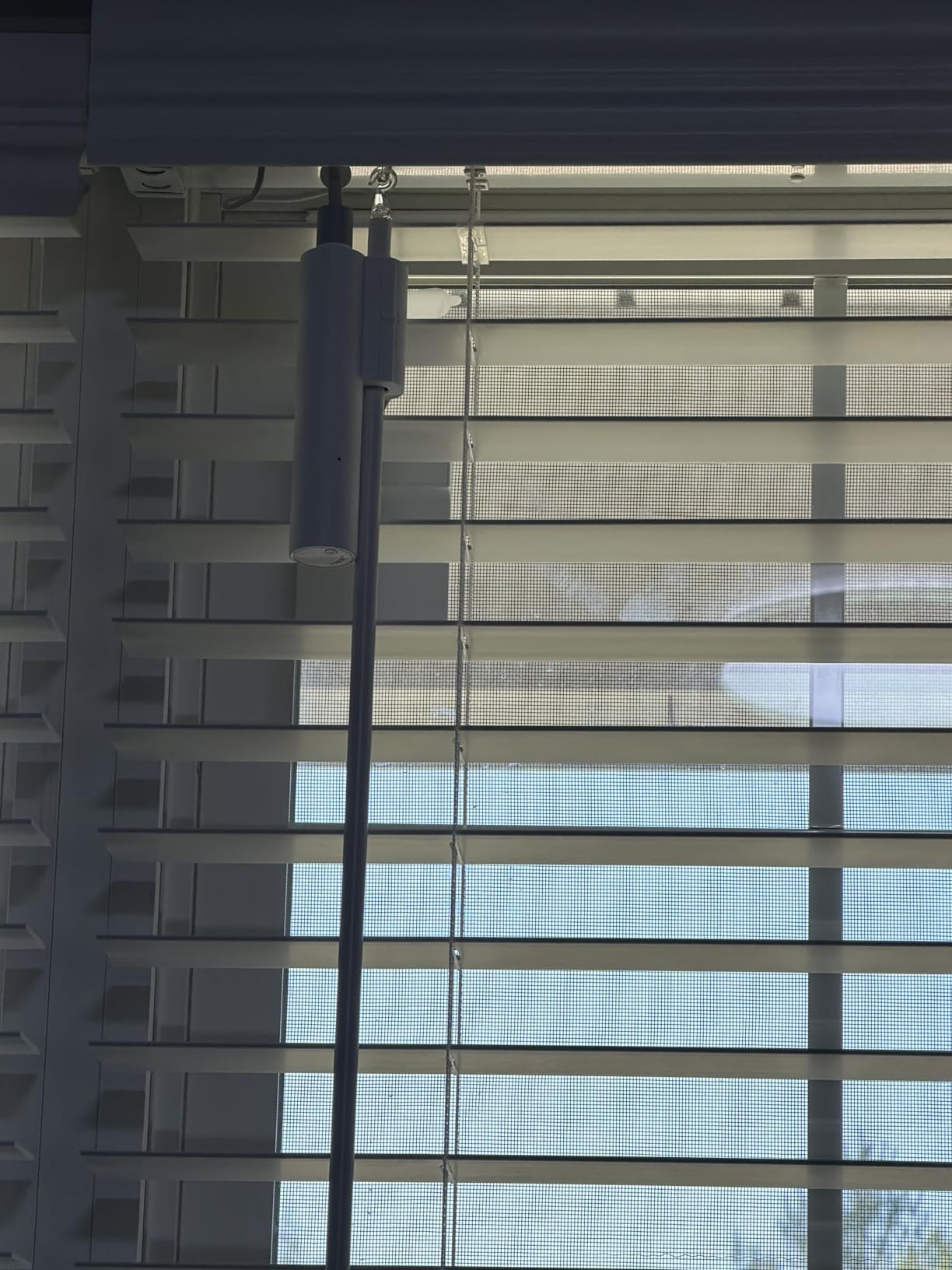 SwitchBot Blind Tilt Motorized Blinds - Smart Electric Blinds with Bluetooth Remote Control, Solar Powered, Light Sensing Control, Add Hub Mini to Make it Compatible with Alexa & Google Home customer photo 1