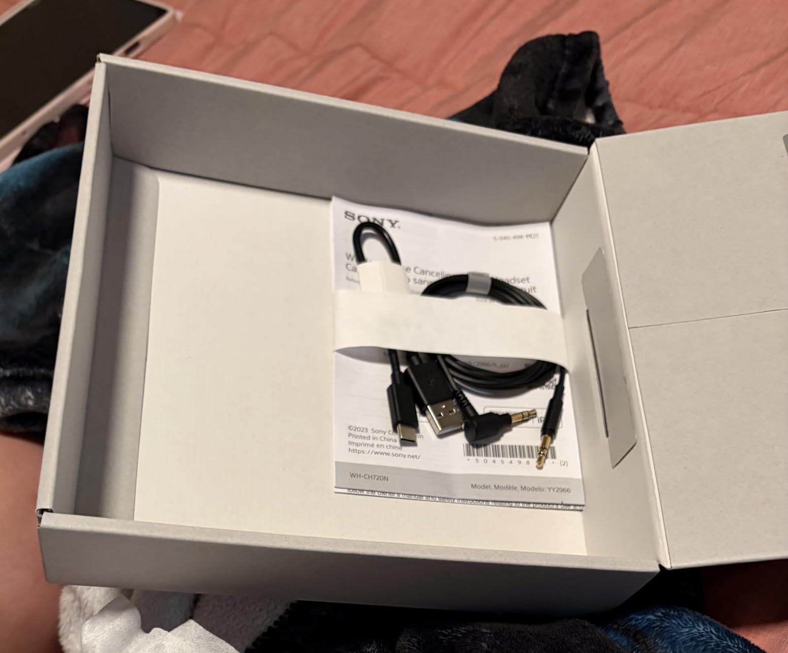 Sony WH-CH720N Noise Canceling Wireless Headphones Bluetooth Over The Ear Headset with Microphone and Alexa Built-in, Black New customer photo 2