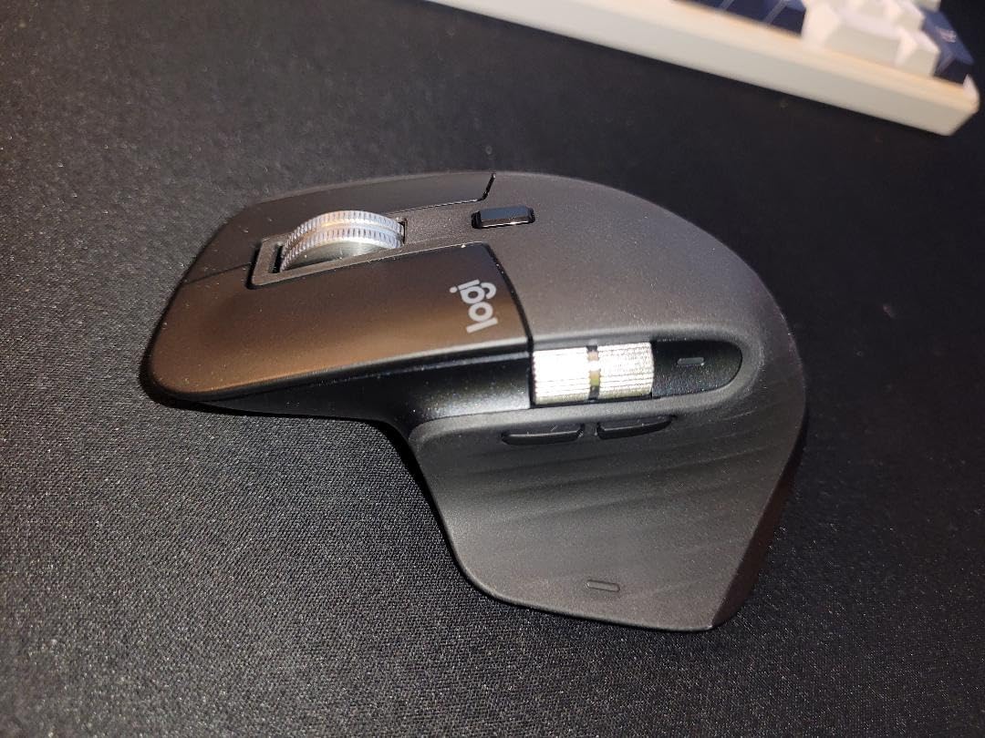 Logitech MX Master 3S - Wireless Performance Mouse with Ultra-Fast Scrolling, Ergo, 8K DPI, Track on Glass, Quiet Clicks, USB-C, Bluetooth, Windows, Linux, Chrome (Black) customer photo 2