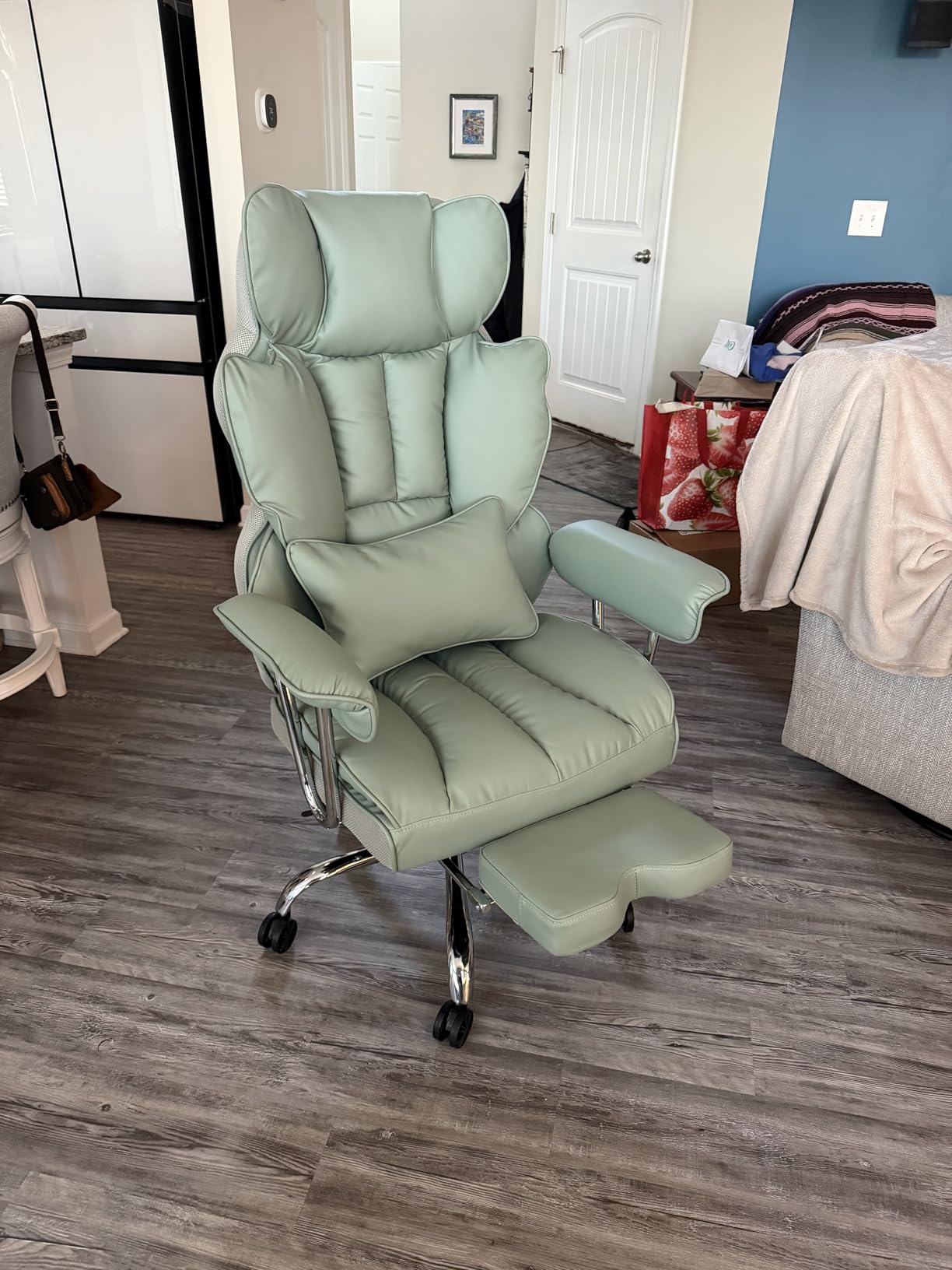Efomao Big and Tall Office Chair 400 lb Weight Capacity, High Back Executive Office Chair with Foot Rest, Fabric Computer Chair for Back Pain Relief, Black customer photo 1