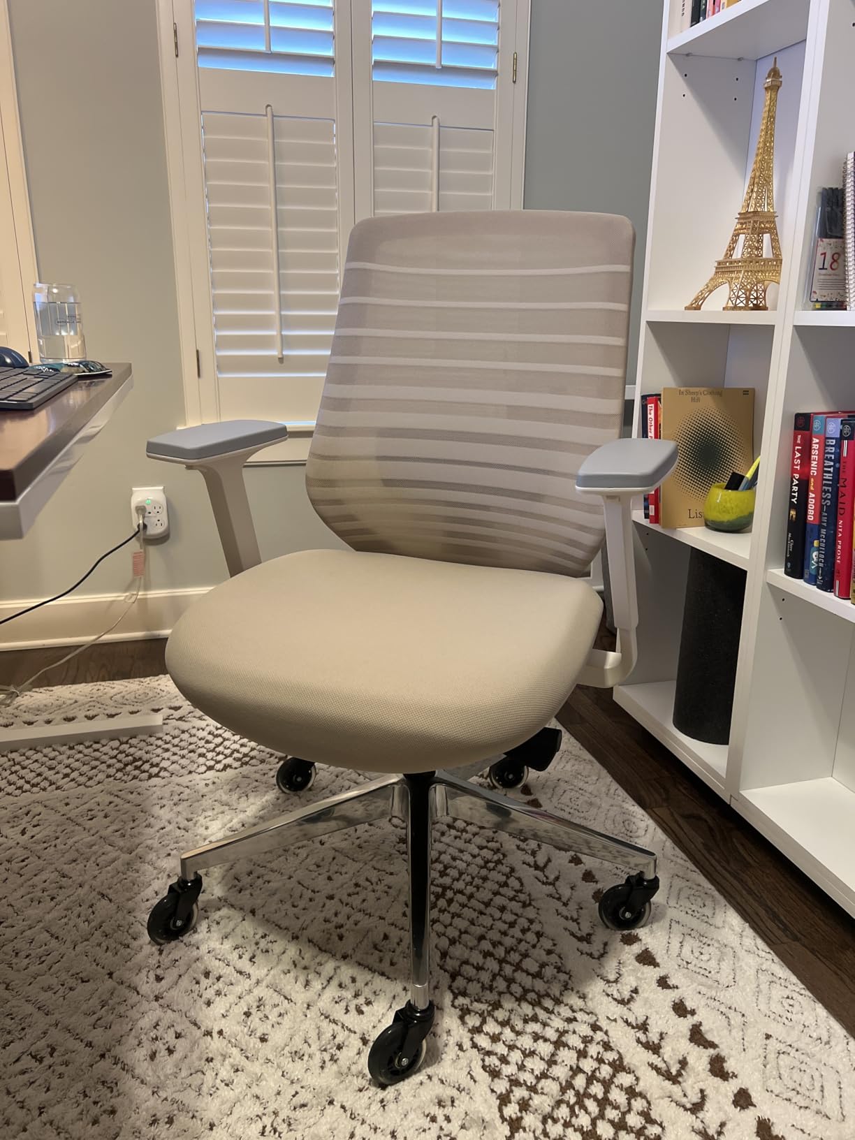 Branch Ergonomic Chair - A Versatile Desk Chair with Adjustable Lumbar Support, Breathable Mesh Backrest, and Smooth Wheels - Experience Optimal Comfort and Support customer photo 1