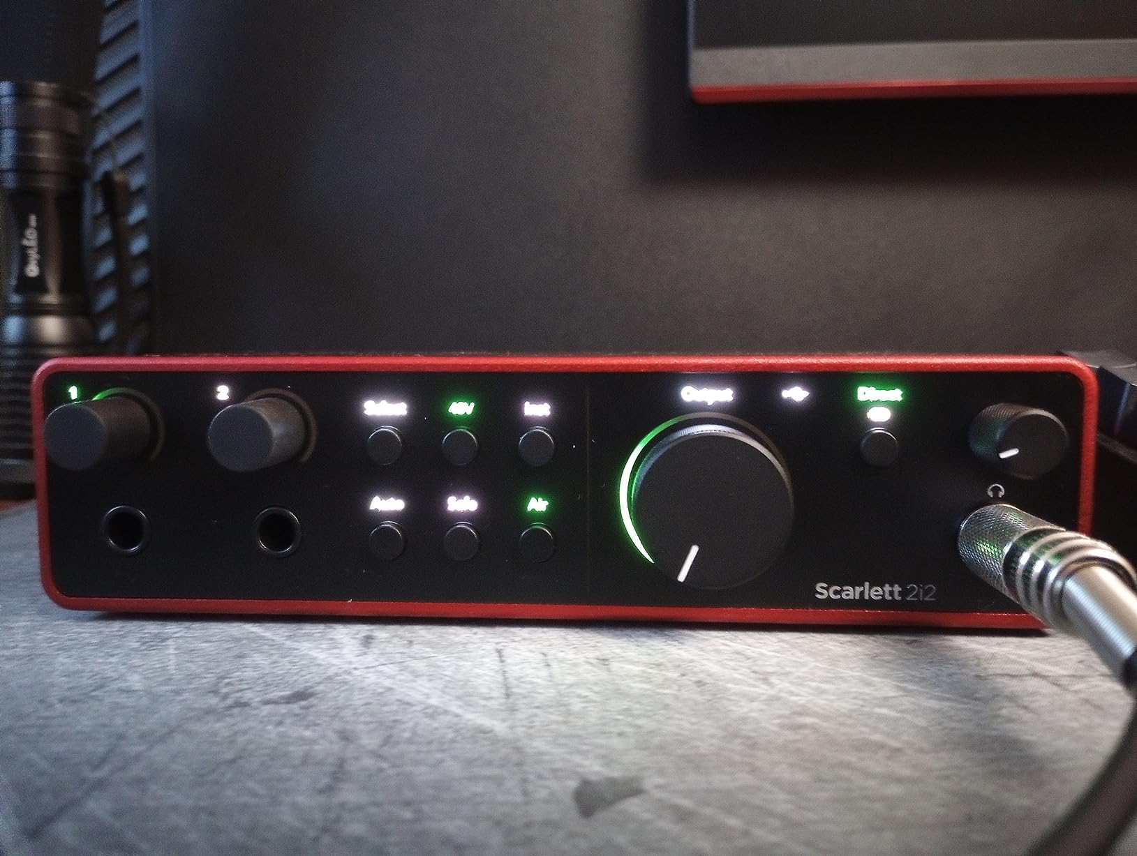 Focusrite Scarlett 2i2 4th Gen USB Audio Interface for Recording, Songwriting, Streaming and Podcasting - High-Fidelity, Studio Quality Recording, and All the Software You Need to Record customer photo 1