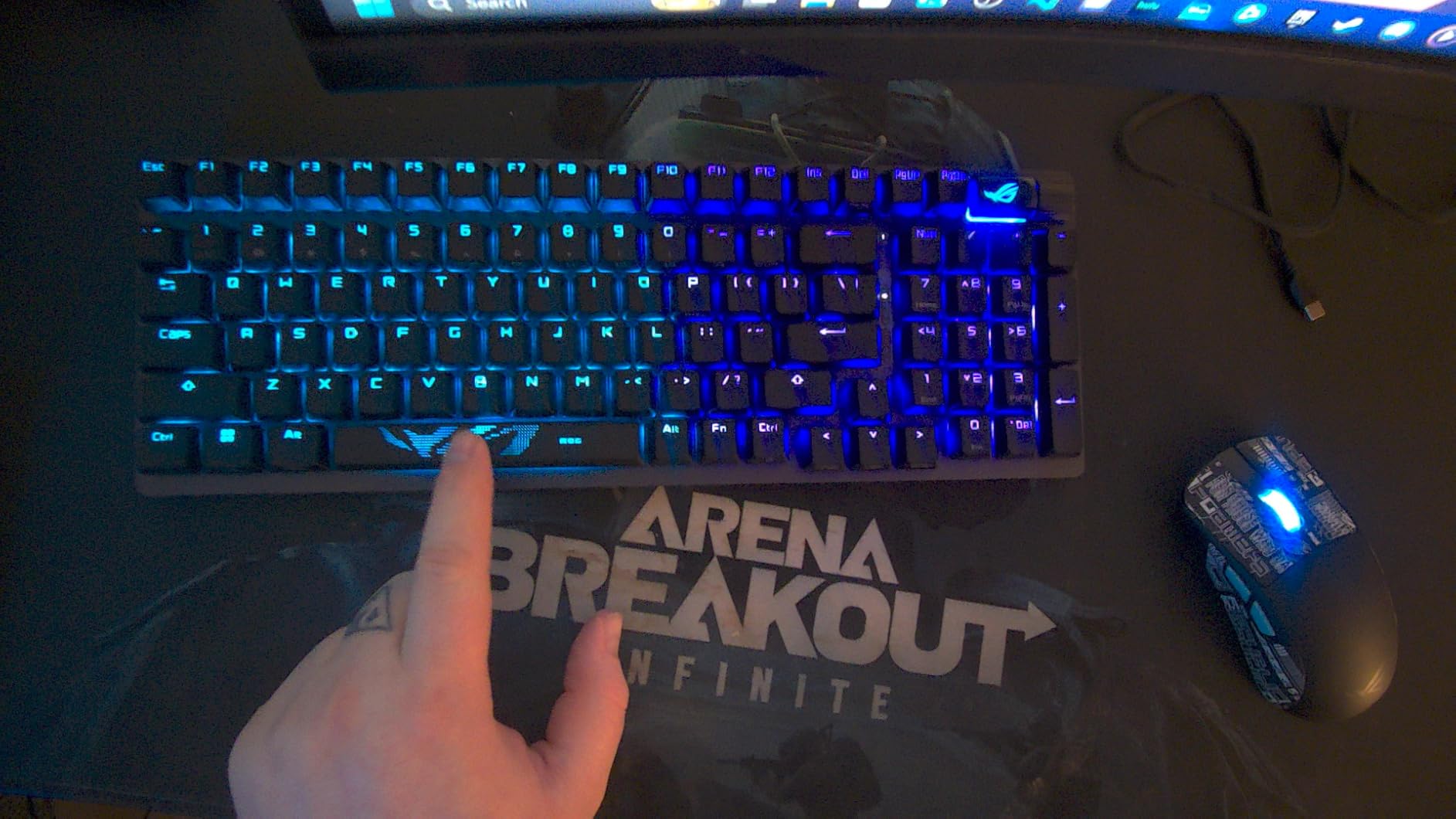 ASUS ROG Strix Scope II 96 Wireless Mechanical Gaming Keyboard - 96% Full-Size, Tri-Mode Connectivity, Hot Swappable Pre-lubed ROG NX Snow Linear Switches, PBT Keycaps, RGB, PC/Mac Support-Black customer photo 1