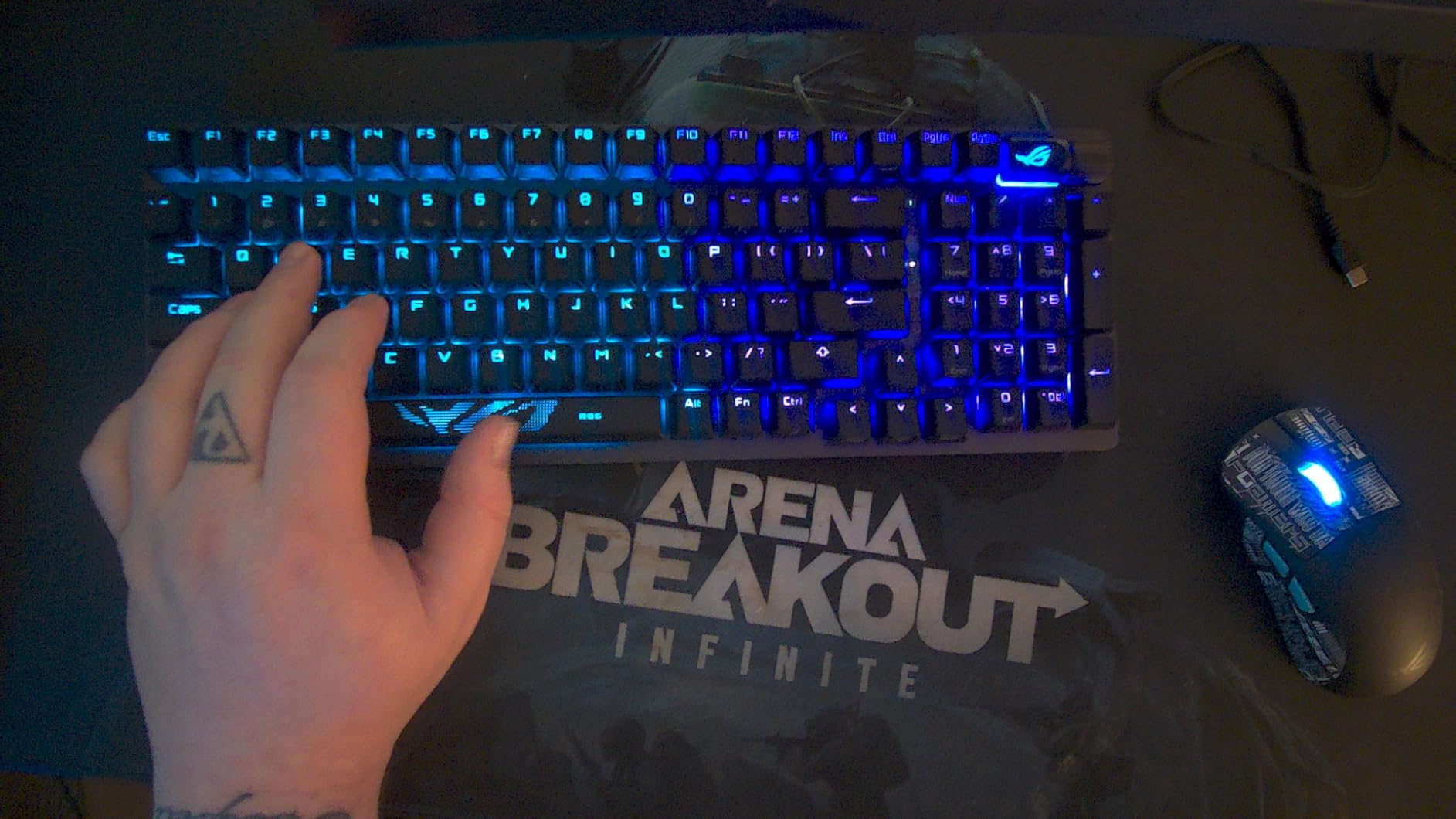 ASUS ROG Strix Scope II 96 Wireless Mechanical Gaming Keyboard - 96% Full-Size, Tri-Mode Connectivity, Hot Swappable Pre-lubed ROG NX Snow Linear Switches, PBT Keycaps, RGB, PC/Mac Support-Black customer photo 2