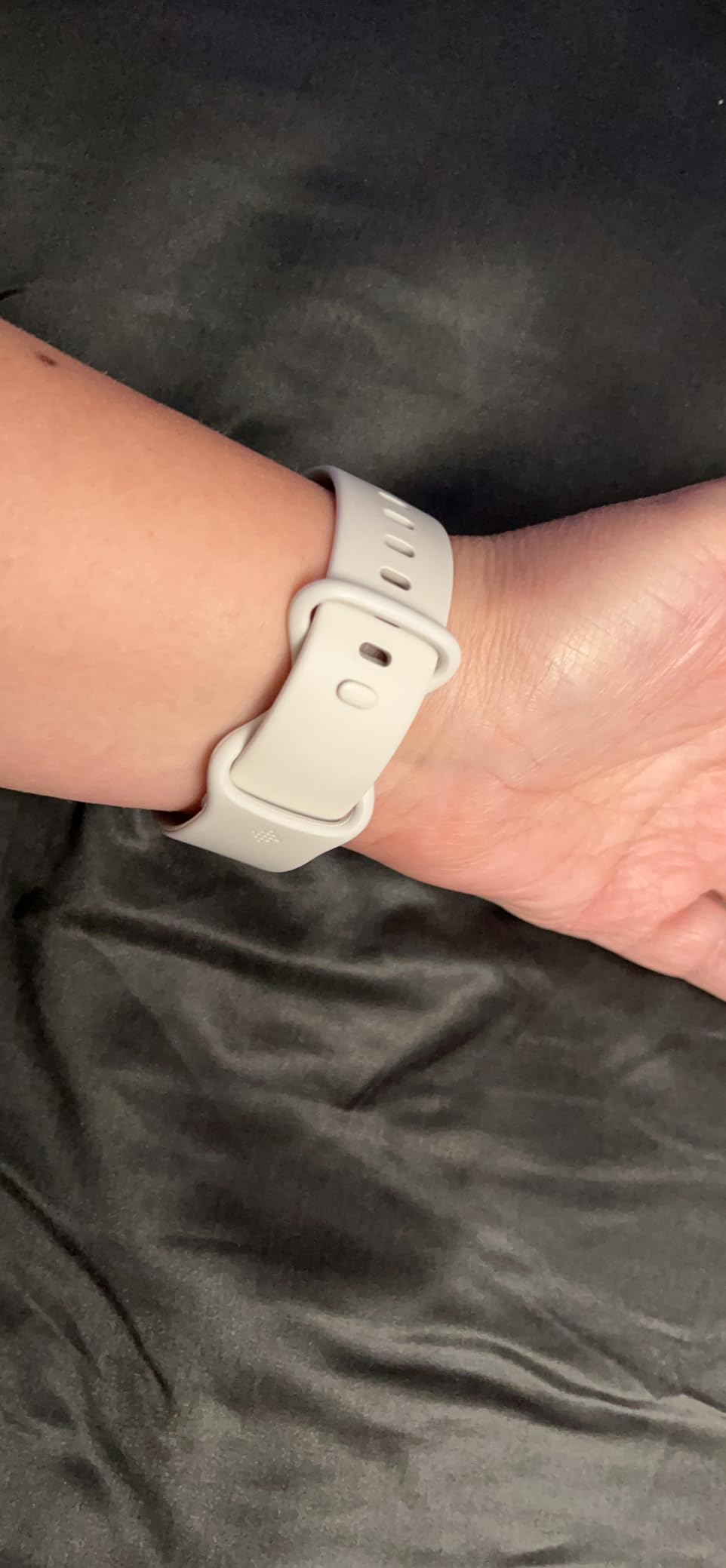 Fitbit Charge 6 Fitness Tracker with Google apps, Heart Rate on Exercise Equipment, 6-Months Premium Membership Included, GPS customer photo 1