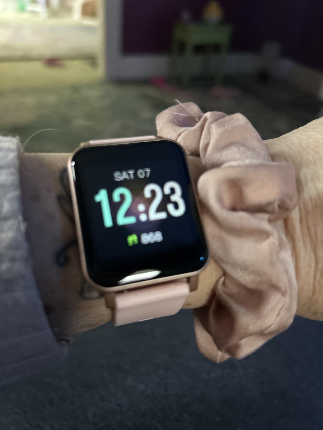 LIVIKEY Fitness Tracker Watch with Heart Rate Monitor, Activity Tracker with Pedometer, Sleep Monitor, Calories & Step Counter, IP68 Waterproof Smart Watches for Women Men Fitness Watch for Sports customer photo 1