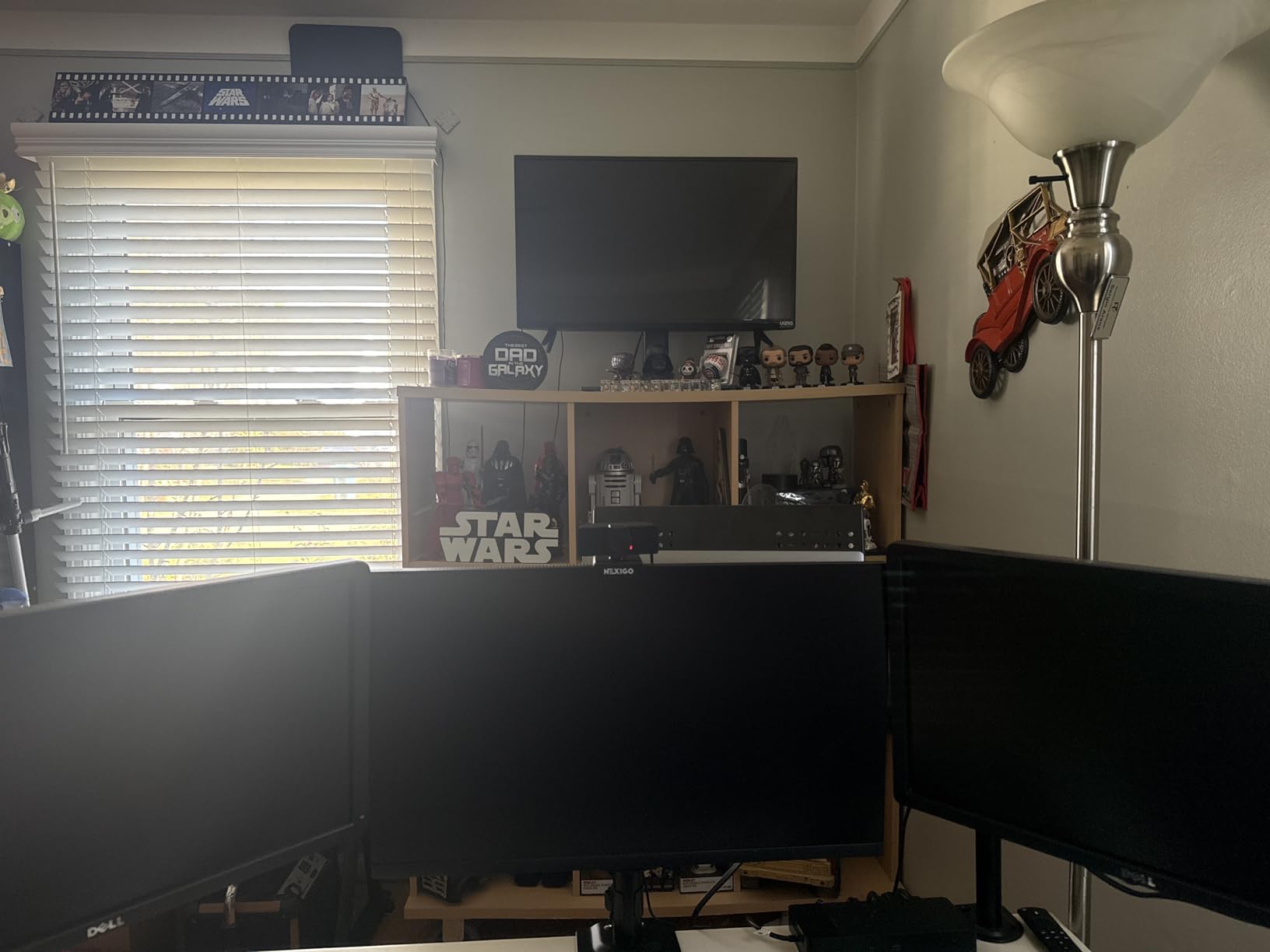 HUANUO Triple Monitor Mount for 13-27 inch Computer Screens, Gaming 3 Monitor Desk Mount with Arm Holds 19.8lbs, Triple Monitors Stand with Tilt, Swivel, Rotation, VESA 75x75, 100x100mm customer photo 1