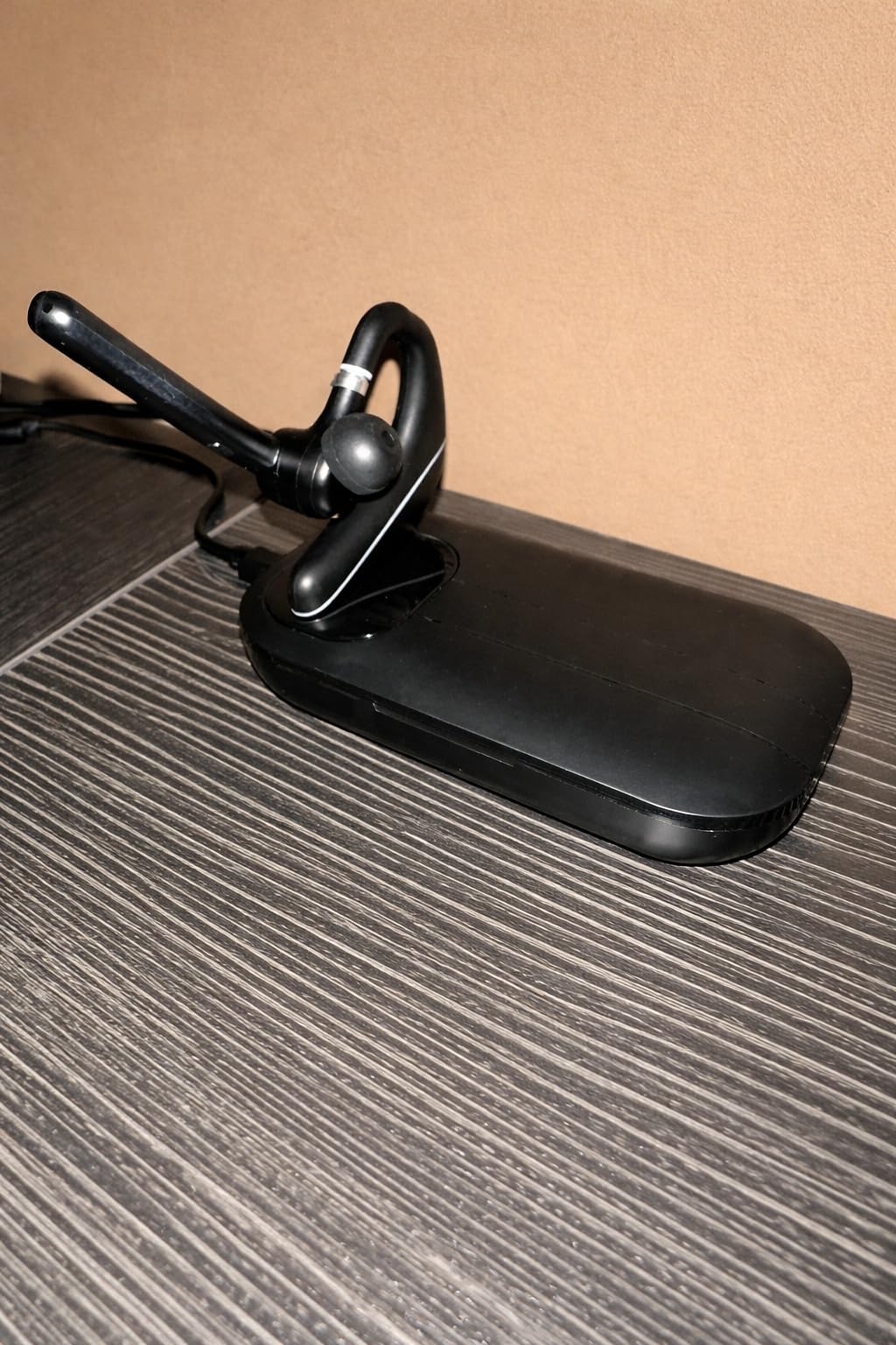 EKVANBEL Bluetooth Headset V5.3, Wireless Earpiece with 1000mAh Charging Case, 96H Talktime, Hands Free Noise Canceling Headphones with Dual-Mic for Computer Cell Phones Trucker Home Office Work customer photo 2