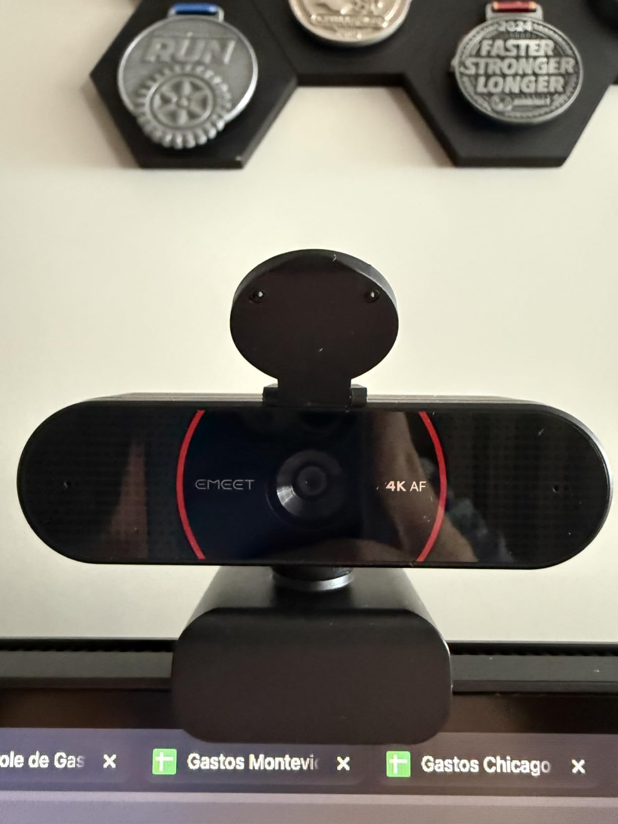 EMEET C960 4K Webcam for PC, 4K UHD CMOS Sensor, PDAF Auto Focus, Dual Omnidirectional Mics, Auto Light Correction, 73 FOV, Plug&Play Webcam w/Privacy Cover, Works w/Zoom/Teams/Skype/Google Meet customer photo 1