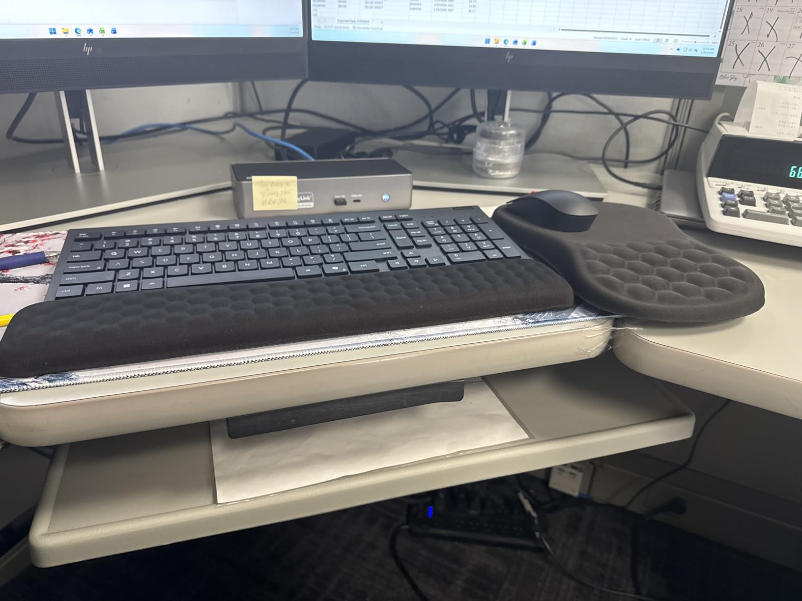 Hokafenle 2 in 1 Ergonomic Mouse Pad Wrist Support & Wrist Rest for Computer Keyboard Set, with Relieve Carpal Tunnel Pain Massage Bulge and Full Memory Gel Design customer photo 1
