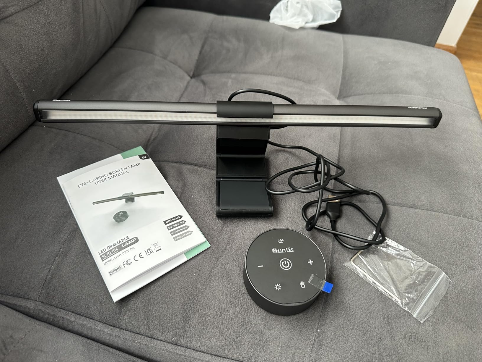 Quntis Monitor Light Bar with Remote, Fit for Curved Monitors/Camera Base, Eye-Care Computer Screen Light Bar, Auto-Dimming Dimmable Work Office Gaming Desk Lamp, Gray customer photo 2