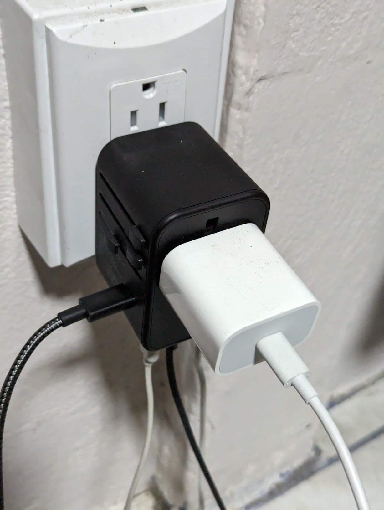 EPICKA Universal Travel Adapter, GaN International Plug Adapter with 3 USB-C 70W PD Fast Charging & 2 USB-A Adaptor All-in-one Wall Charger for USA EU UK AUS (TA-105 Pro, Black) customer photo 1