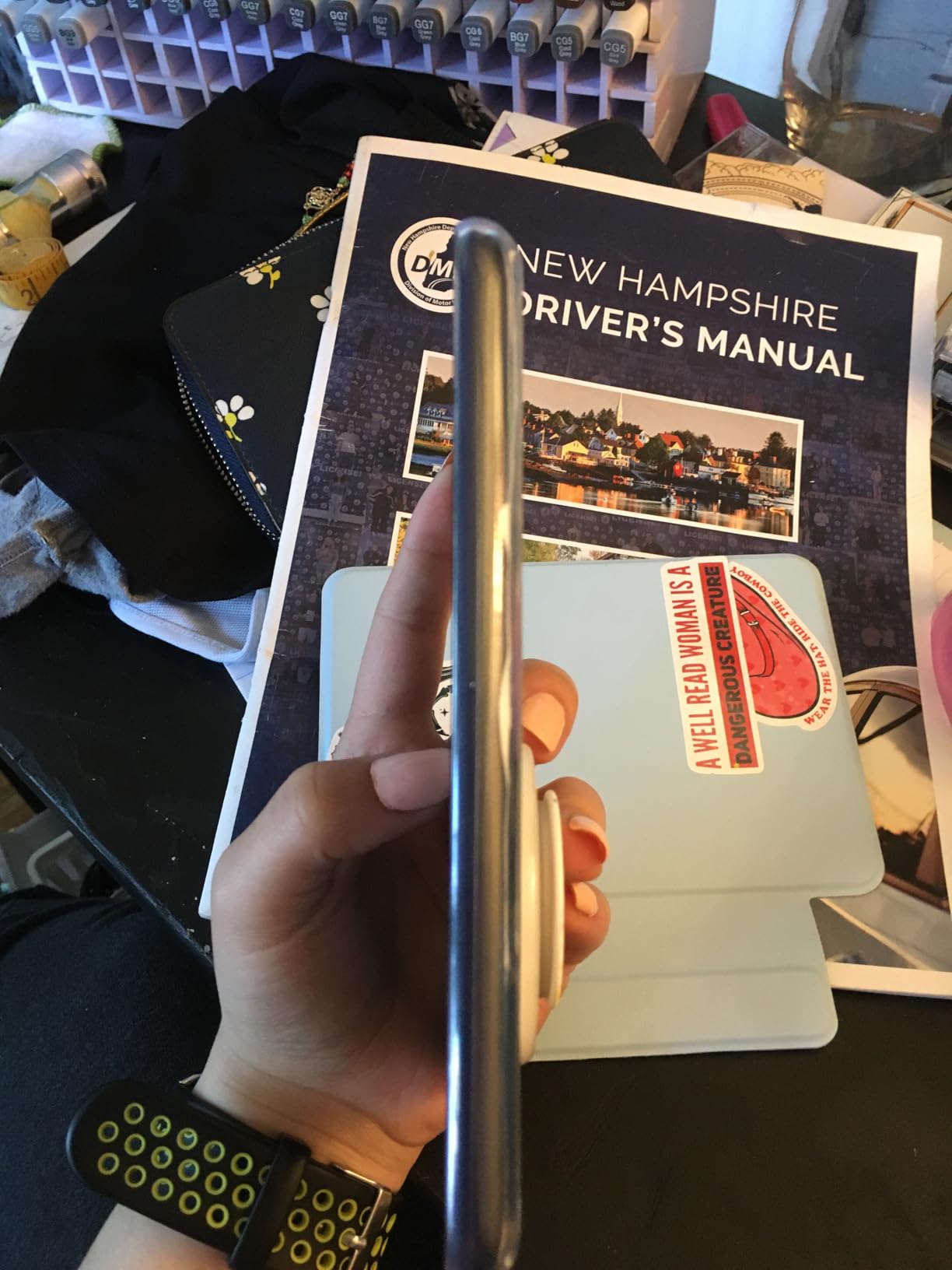 Kindle 16 GB (newest model) - Lightest and most compact Kindle, now with faster page turns, and higher contrast ratio, for an enhanced reading experience - Matcha customer photo 1