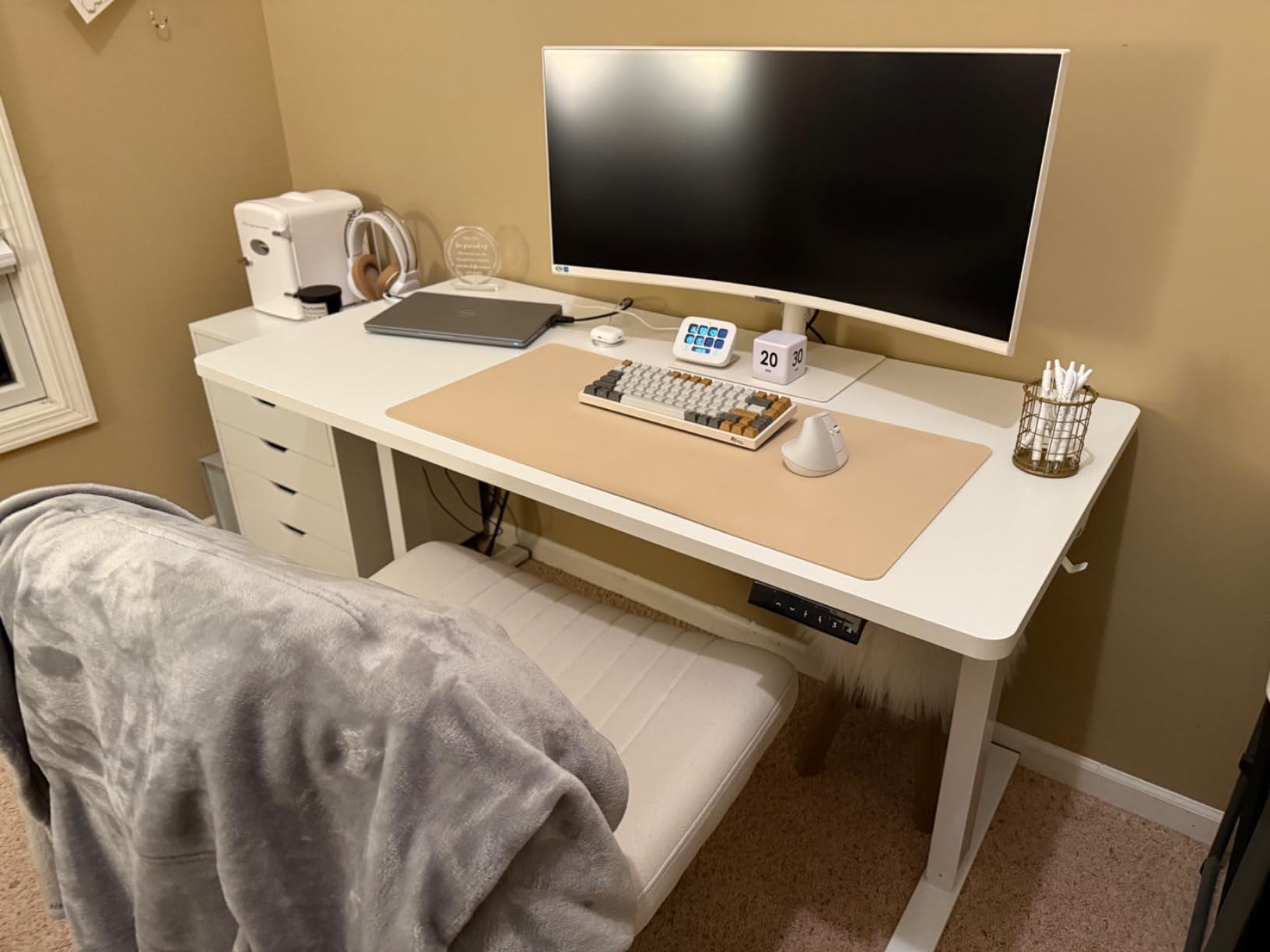 Samsung 34 ViewFinity (S65TC) Series Ultra-WQHD 1000R Curved Computer Monitor, HDR10, 100Hz, AMD FreeSync, Thunderbolt 4, Height Adjustable Stand, Built-in Speakers, Eye Care, LS34C650TANXGO, 2024 customer photo 2