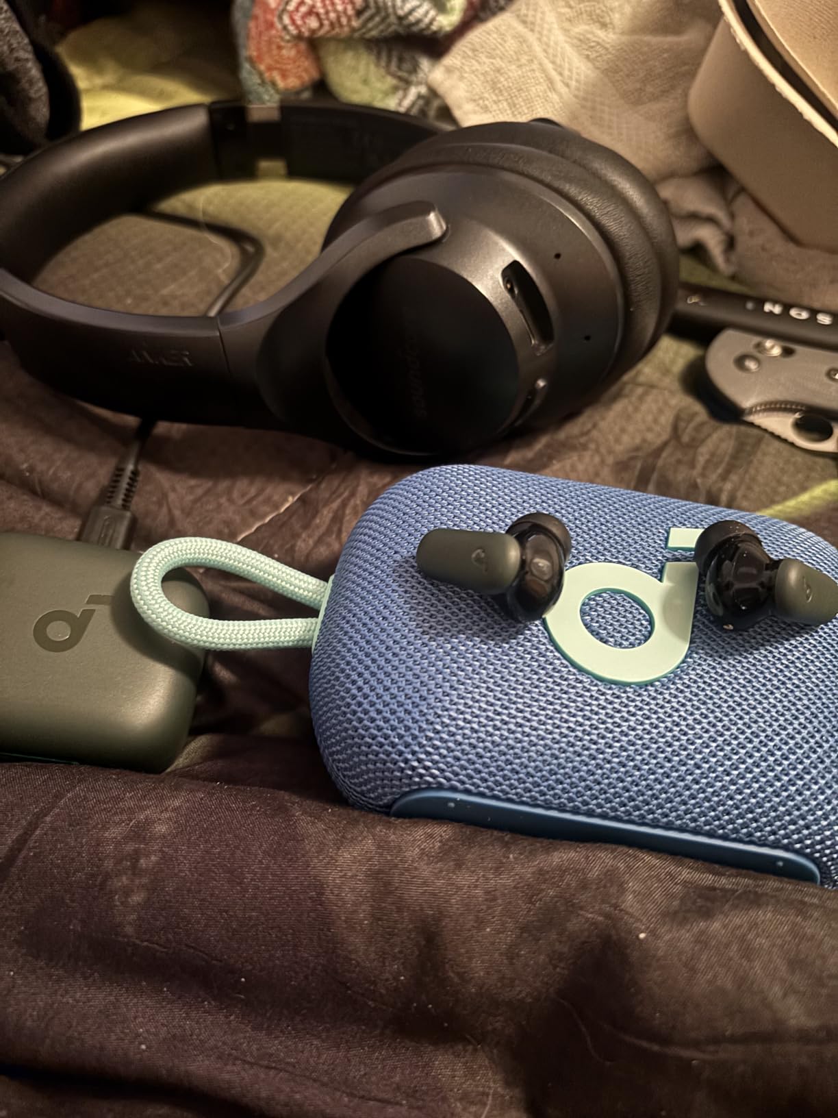 Soundcore P30i by Anker Noise Cancelling Earbuds, Strong and Smart Noise Cancelling, Powerful Bass, 45H Playtime, 2-in-1 Case and Phone Stand, IP54, Wireless Earbuds, Bluetooth 5.4 (Black) customer photo 2