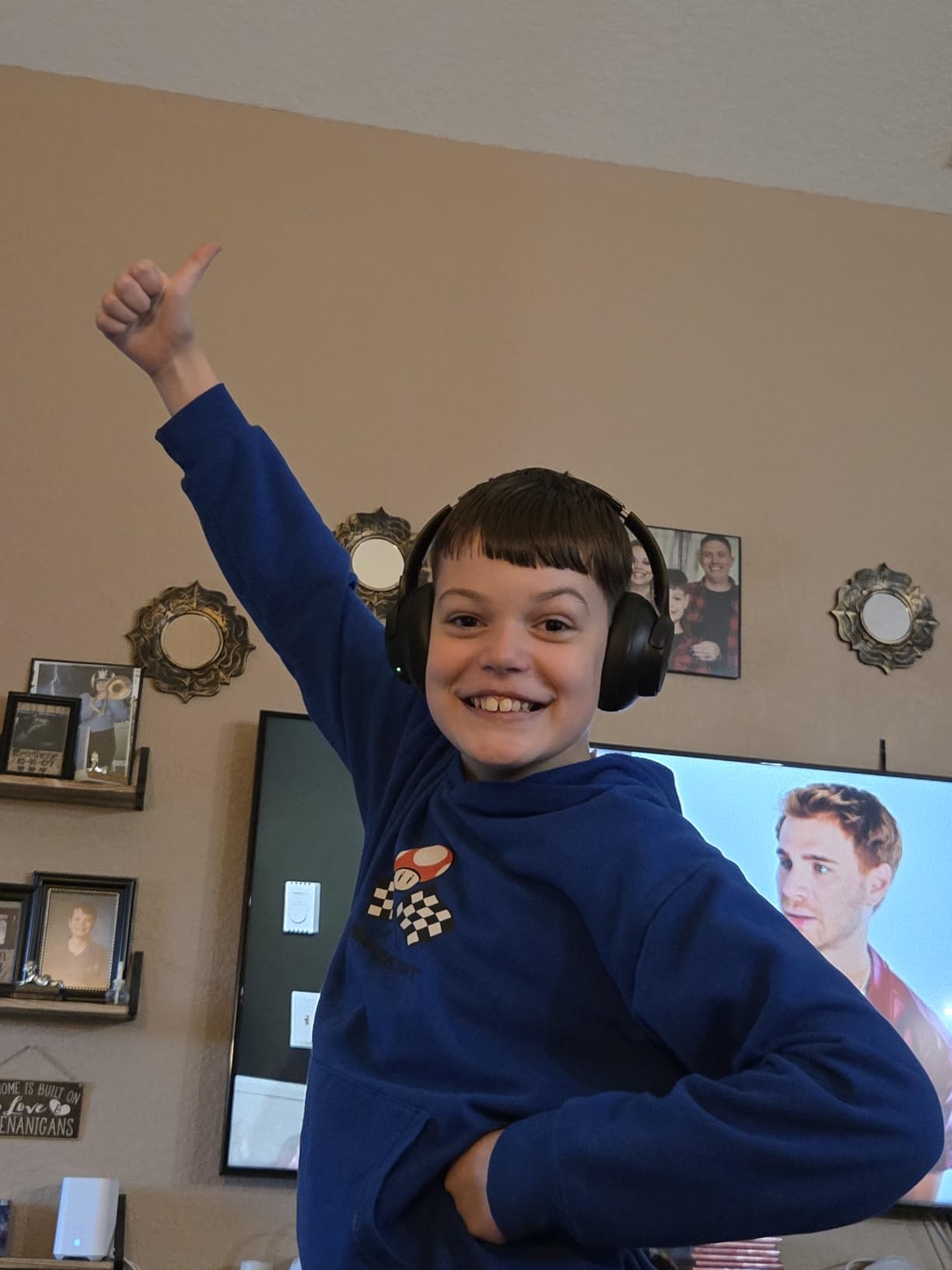 Eduiosma Active Noise Cancelling Headphones, Wireless Over Ear Bluetooth Headphones with Microphone, Transparency Mode, 70H Playtime, Hi-Res Audio, Deep Bass, Bluetooth 5.3, Lightweight Design,Black customer photo 1