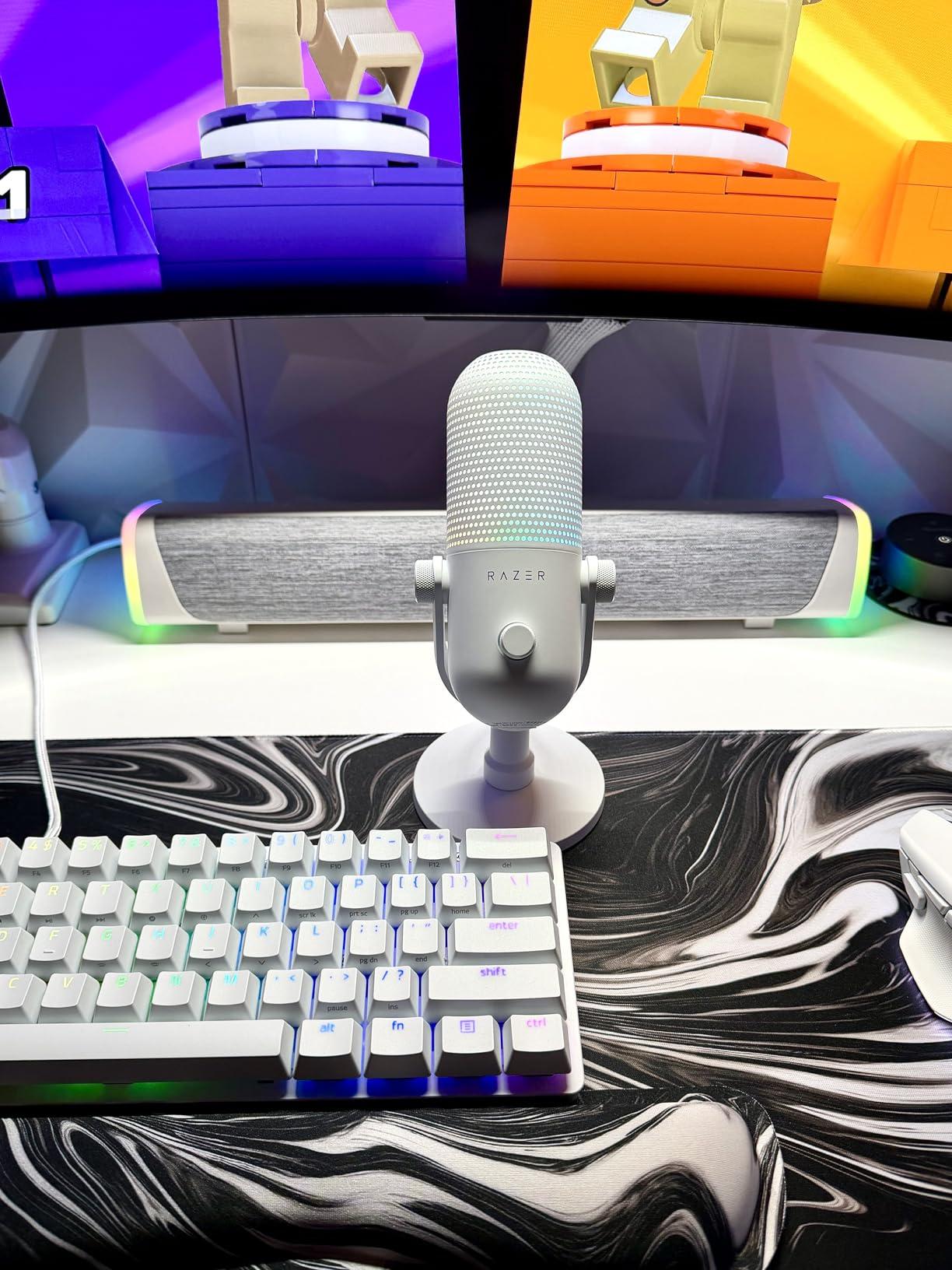 Razer Seiren V3 Chroma RGB USB Microphone: Stream & Game Reactive Lighting - Tap-to-Mute Sensor - Condenser Mic - Digital Gain Limiter & Shock Absorber - PC, Discord, OBS Studio, XSplit - Black customer photo 1