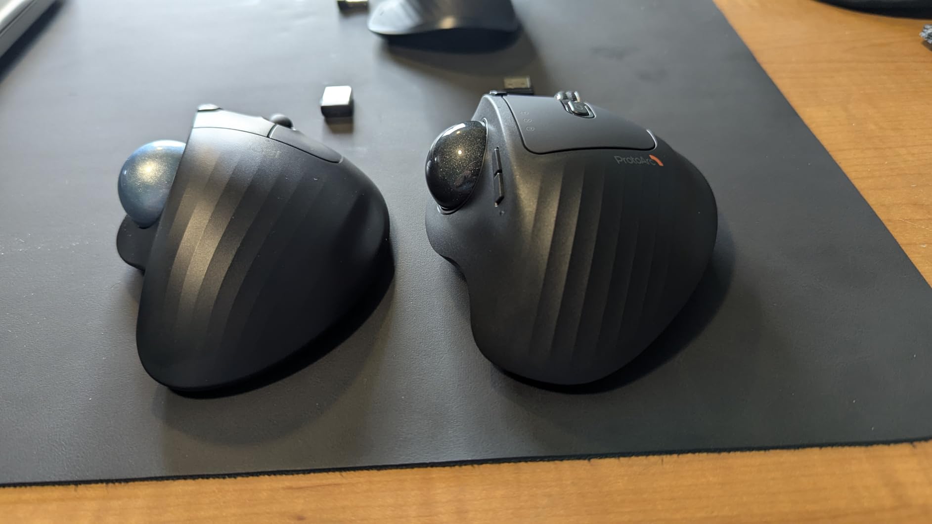 ProtoArc Wireless Trackball Mouse, EM01 NL Ergonomic Bluetooth Rollerball Thumb Rechargeable Computer Laptop Mouse, Adjustable Angle & 3 Device Connection for PC, Mac, Windows-Gray Ball customer photo 2