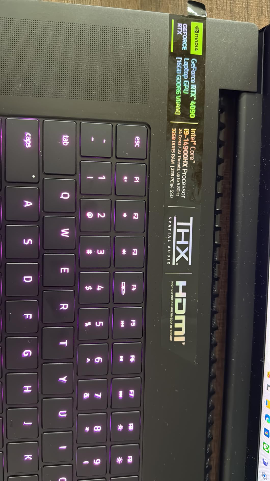 Razer Blade 18 Gaming Laptop: NVIDIA GeForce RTX 4090 - Intel Core i9 14900HX 14th Gen CPU - 18