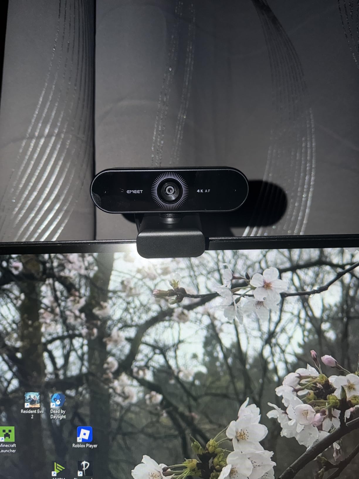 EMEET NOVA 4K Webcam for PC - Ultra 4K HD, PDAF Autofocus, Dual Omnidirectional Mics, 73° FOV, Auto Light Correction, USB-A, Privacy Cover, Ideal for High-End Business Meetings&Live Streaming customer photo 1