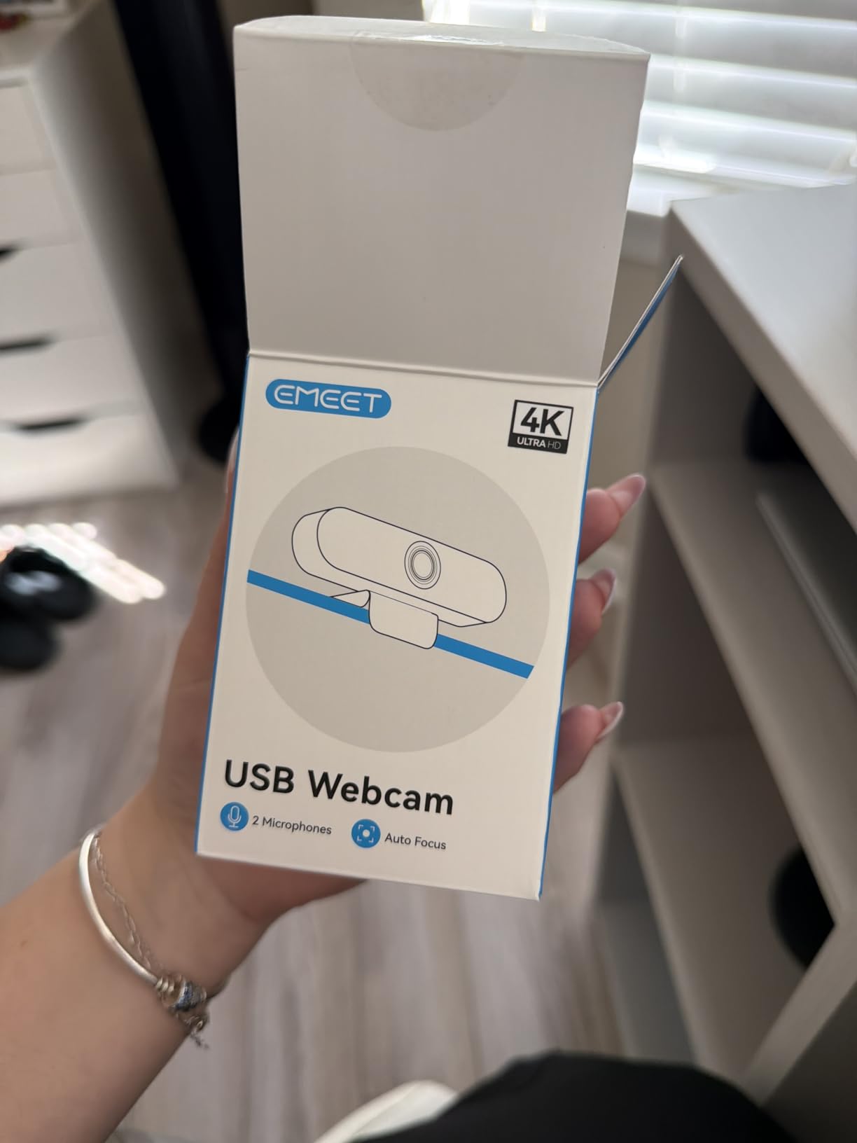 EMEET NOVA 4K Webcam for PC - Ultra 4K HD, PDAF Autofocus, Dual Omnidirectional Mics, 73° FOV, Auto Light Correction, USB-A, Privacy Cover, Ideal for High-End Business Meetings&Live Streaming customer photo 2