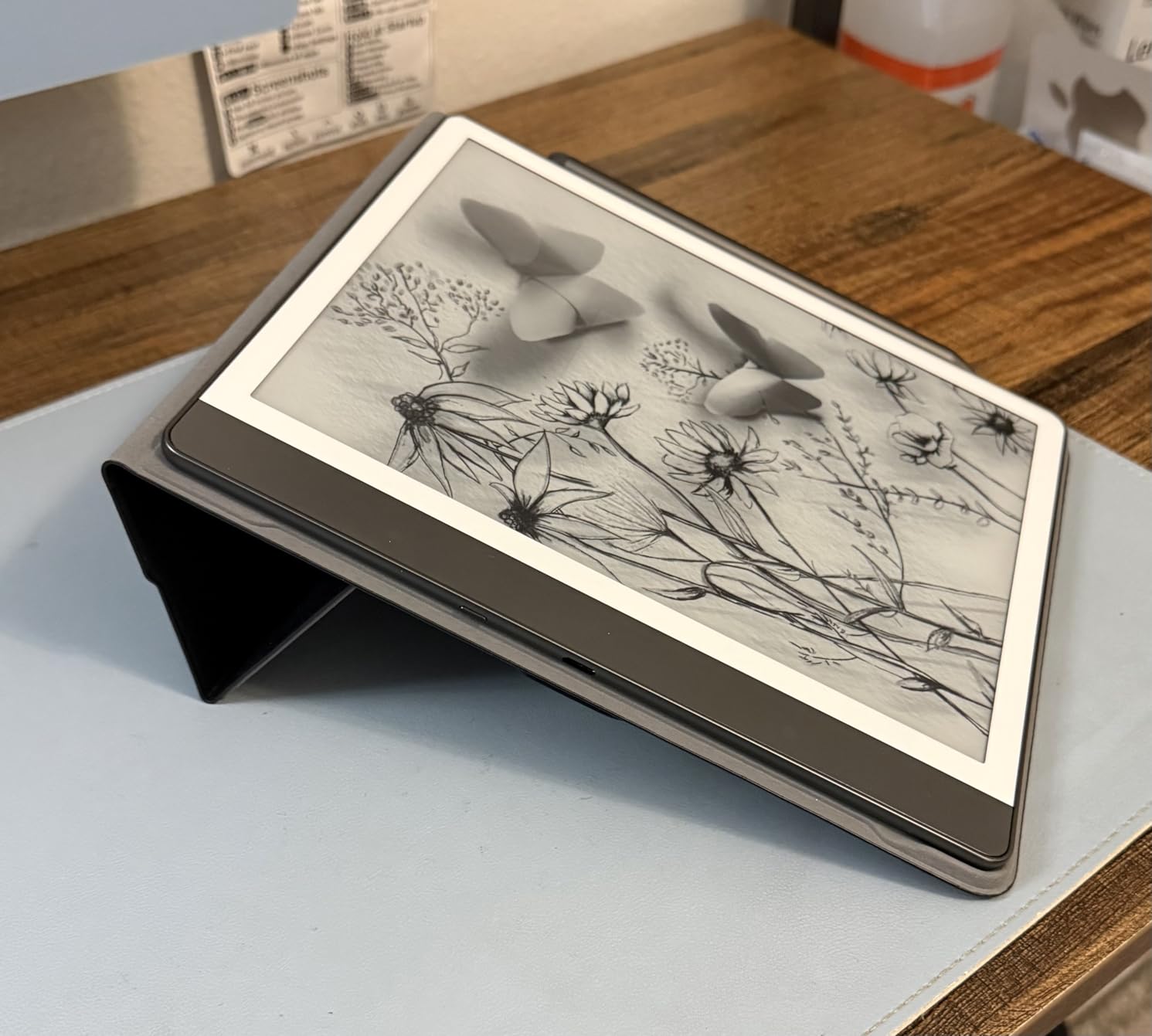 Kindle Scribe (64GB) - Your notes, documents and books, all in one place. With built-in AI notebook summarization. Includes Premium Pen - Tungsten customer photo 1