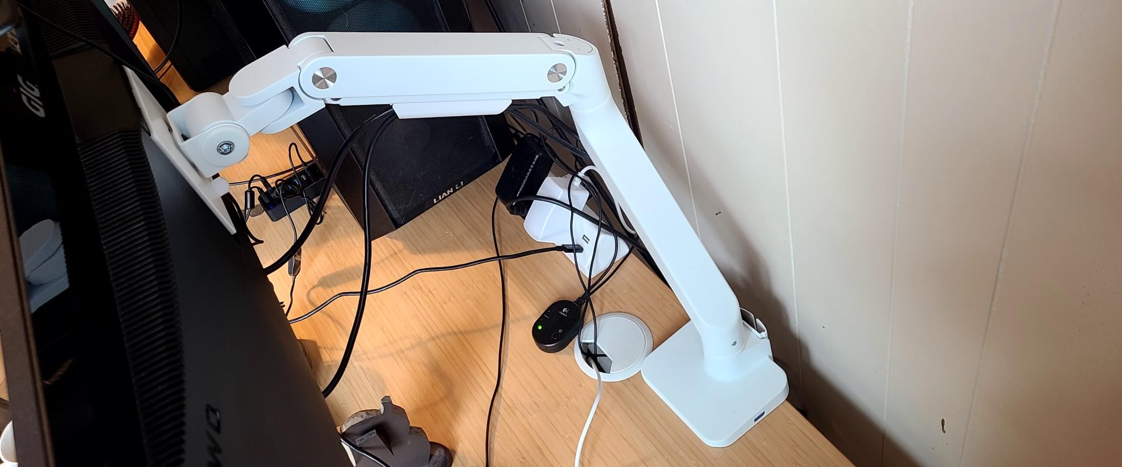 ARES WING Ultrawide Monitor Arm with USB A/C, for 17 to 49 inch Heavy Duty Screen, Holds 44 lbs, Adjustable Gas Spring Arm Desk Mount with Clamp and Grommet Base, Black customer photo 1