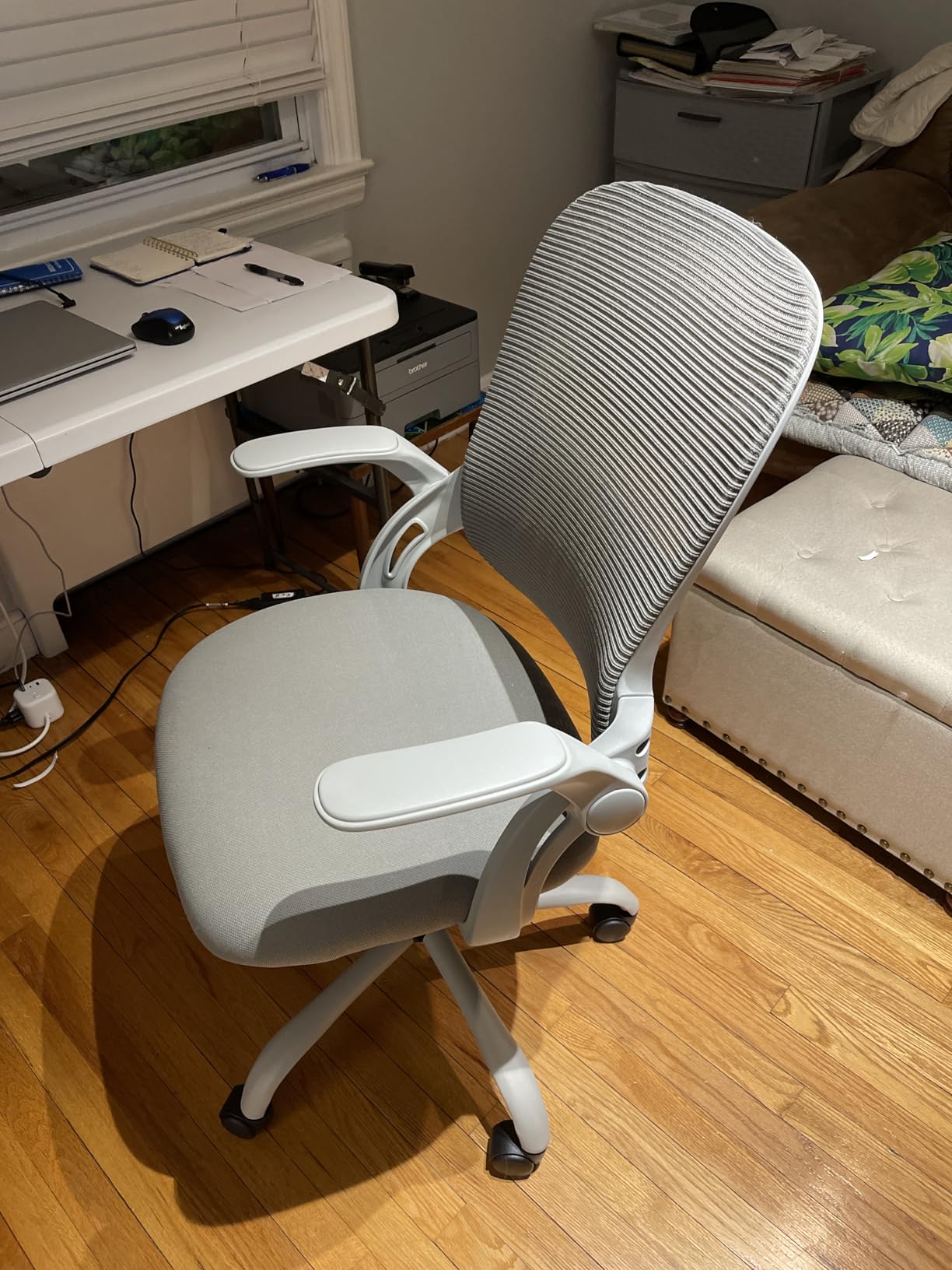 Sweetcrispy Office Computer Desk Chair, Ergonomic Mid-Back Mesh Rolling Work Swivel Task Chairs with Wheels, Comfortable Lumbar Support, Comfy Flip-up Arms for Home, Bedroom, Study, Student, Gray customer photo 1