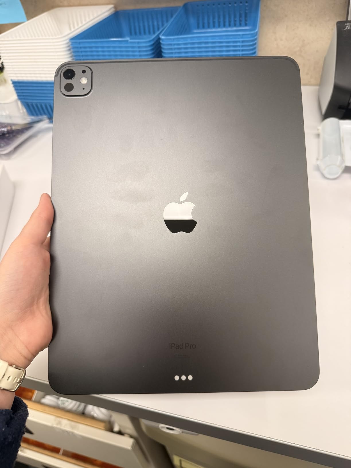 Apple iPad Pro 2024 (13-inch, Wi-Fi, 256GB) - Space Black (Renewed) customer photo 2