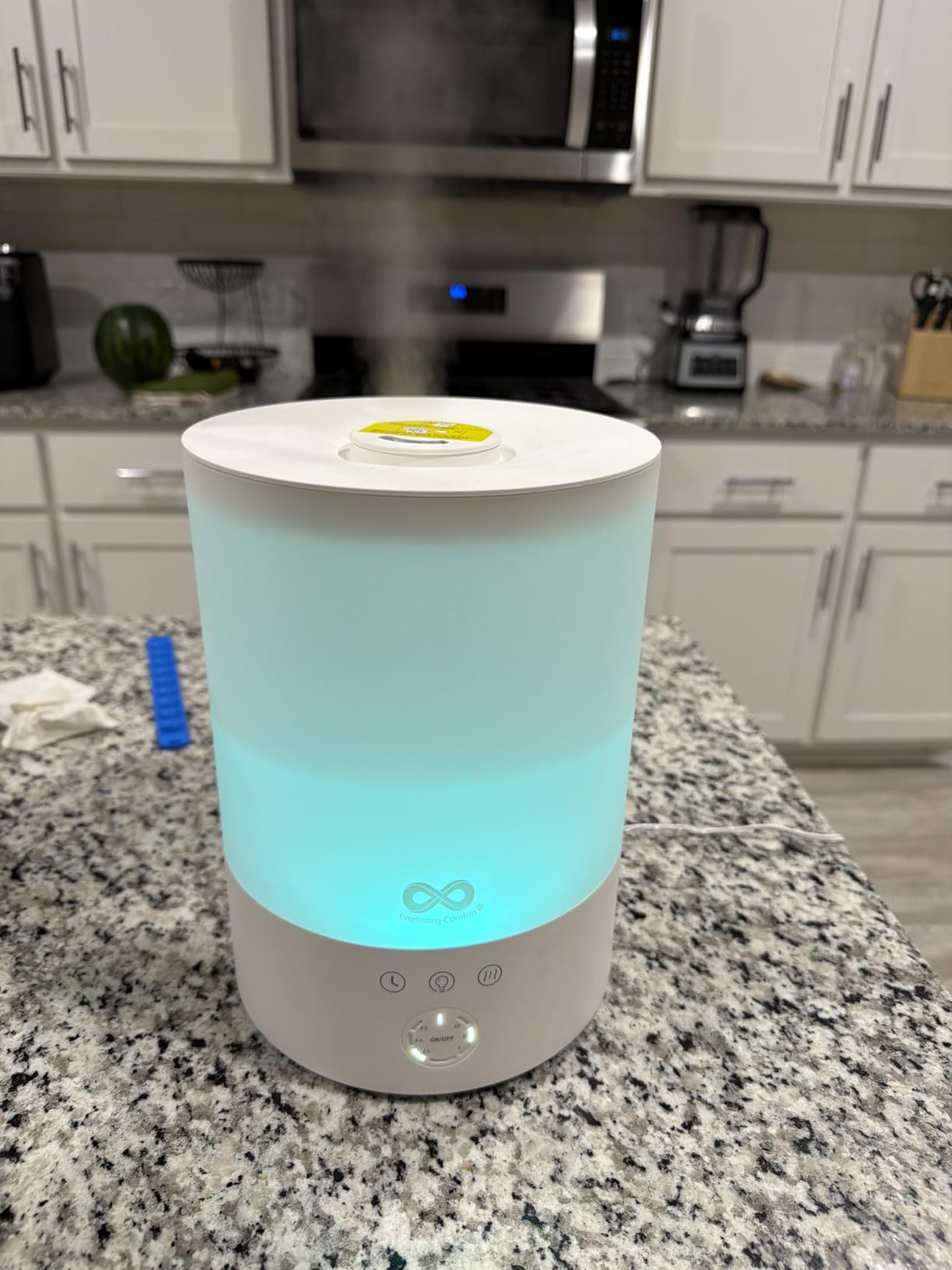 Everlasting Comfort 2.5L Top Fill Humidifier for Bedroom - Quiet, Easy to Fill & Clean, 24HR Runtime, Night Lights, Timer, Ultrasonic Cool Mist, Auto Shut-Off, Essential Oil Diffuser - White customer photo 2