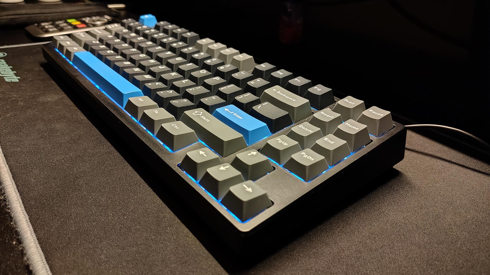 Kisnt KN85 Wireless Mechanical Gaming Keyboard, 75% Layout with RGB Backlit, Custom Hot Swappable, Creamy Sound, Bluetooth/2.4GHz/USB-C Compatible with Windows/Mac/PC(Retro Beige,Linear Switch) customer photo 1