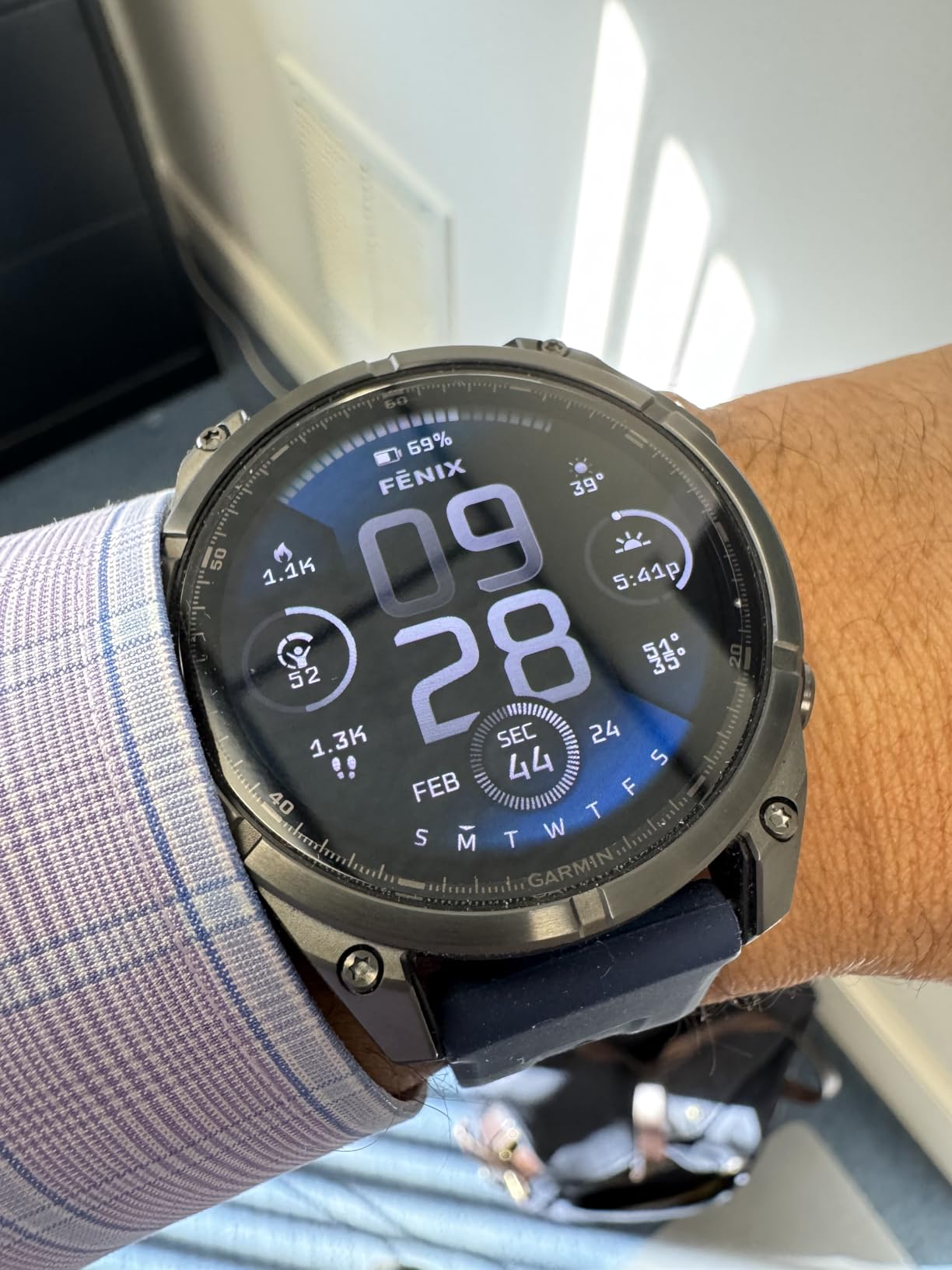 fēnix® 8 - 51 mm, AMOLED, Sapphire, Premium Multisport GPS Smartwatch, Long-Lasting Battery Life, Dive-Rated, Built-in LED Flashlight, Carbon Gray DLC Titanium with Pebble Gray Band customer photo 1