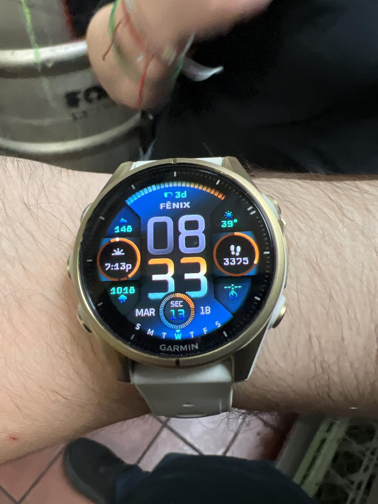 Garmin fēnix 8 - 43mm, AMOLED, Sapphire, Premium Multisport GPS Smartwatch, Long-Lasting Battery Life, Dive-Rated, Built-in LED Flashlight, Soft Gold with Dark Sandstone Band customer photo 1