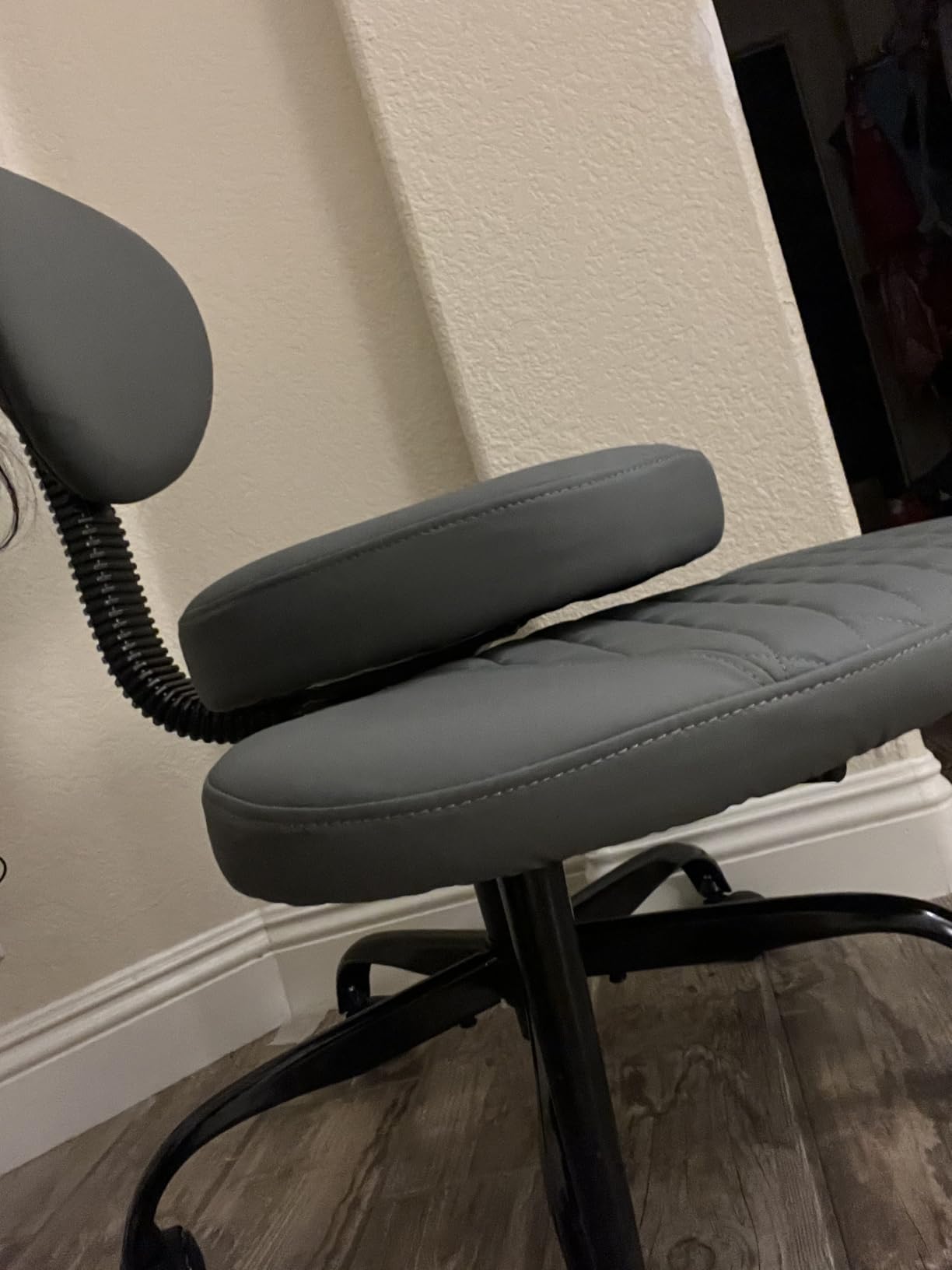AtHope Ergonomic Cross Legged Office Chair with Wheels - Adjustable Height for Meditation, ADHD Desk & Yoga - Wide Criss Cross Design with Lumbar Support, Kneeling Chair - Black customer photo 2